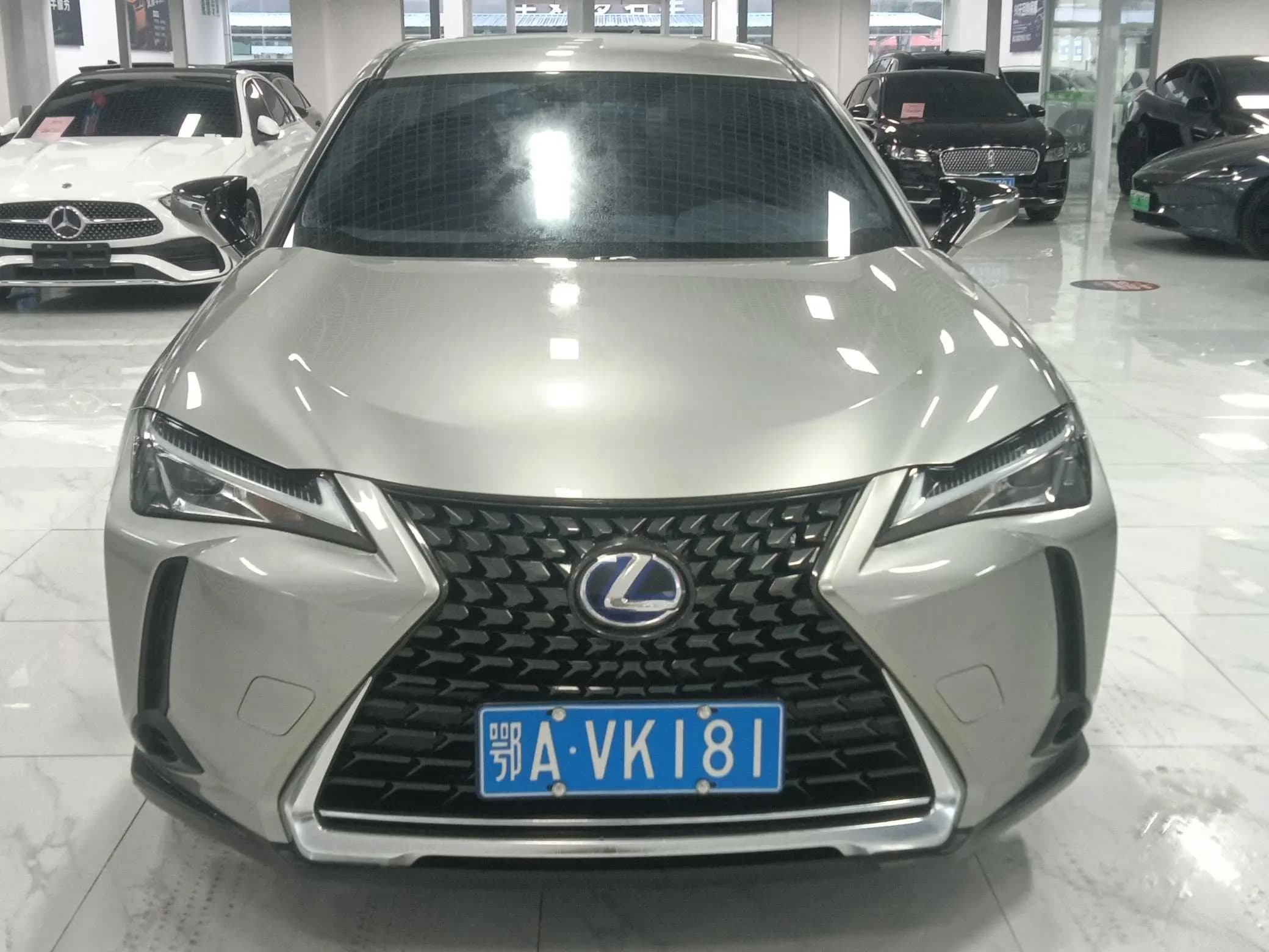 Lexus UX 2021 г. 18119 км. — фото 2
