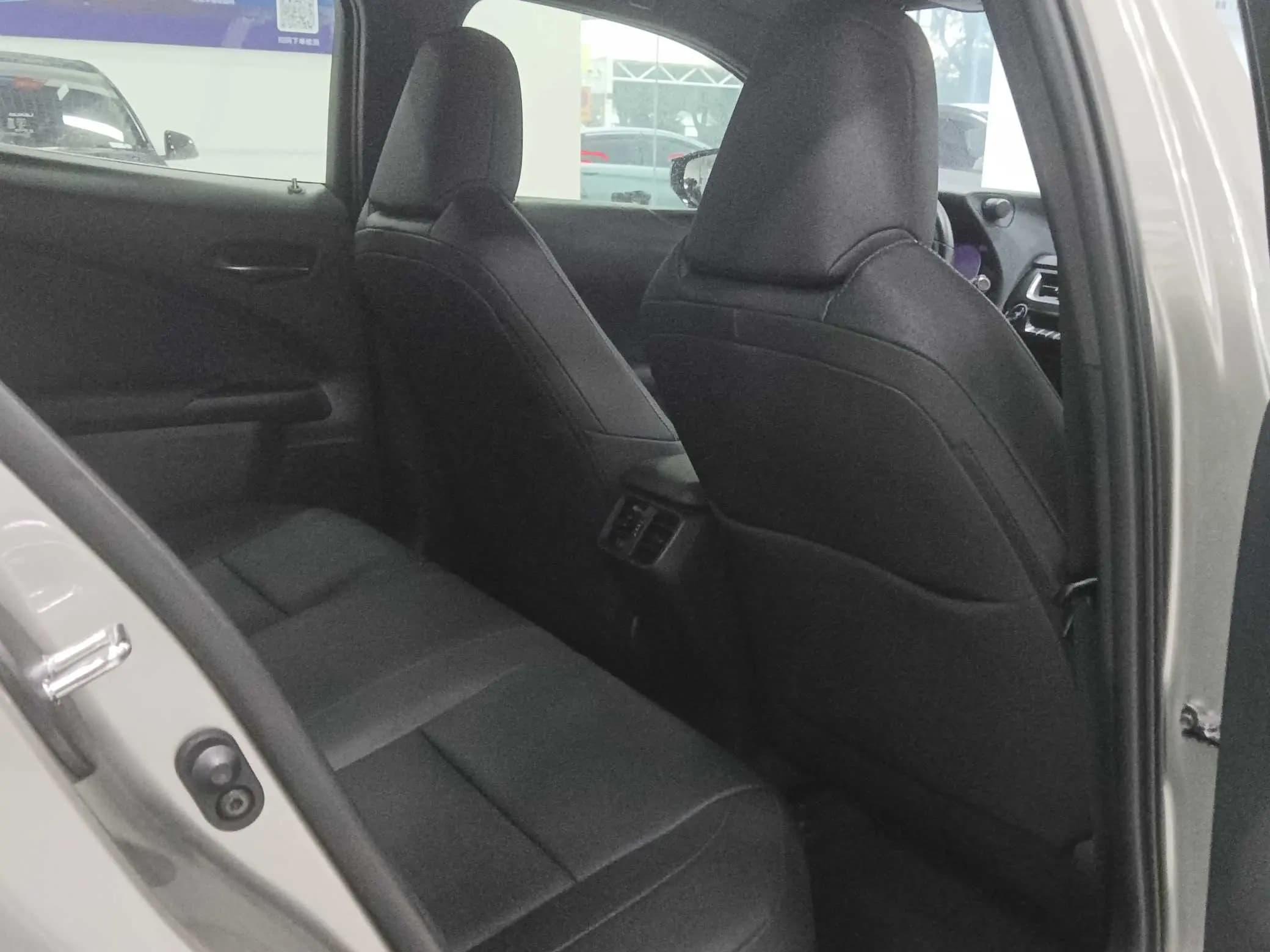 Lexus UX 2021 г. 18119 км. — фото 4