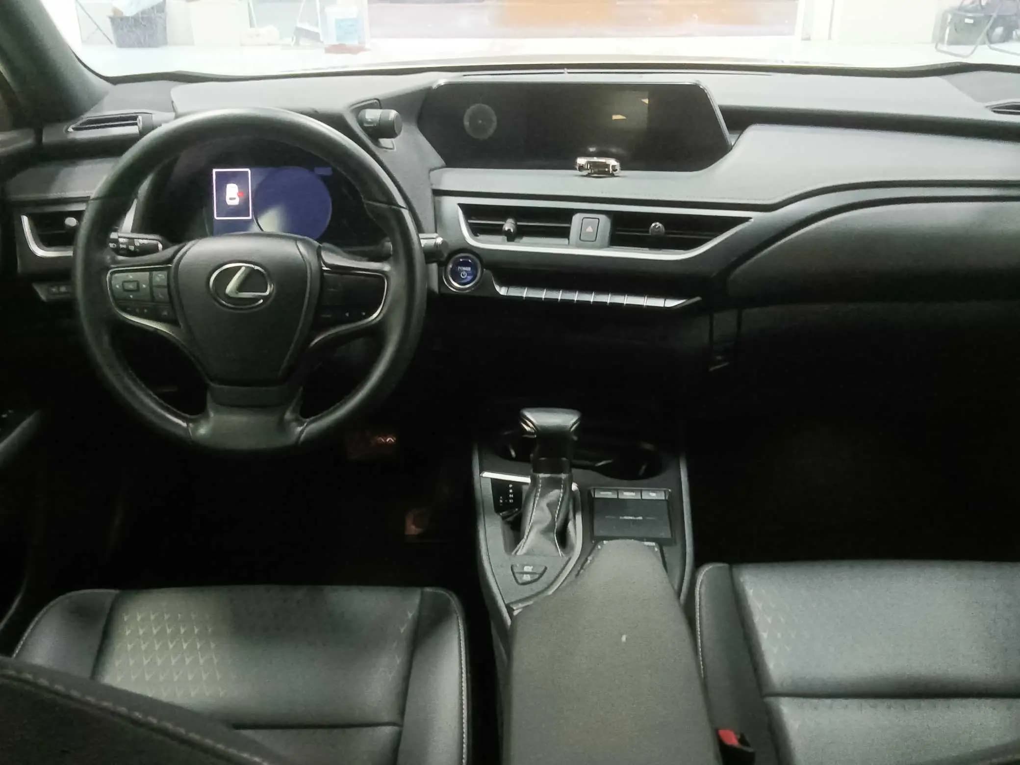 Lexus UX 2021 г. 18119 км. — фото 5