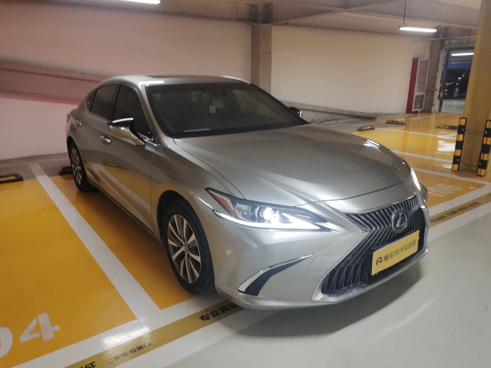Lexus ES 2021 г. 77023 км. — фото 3