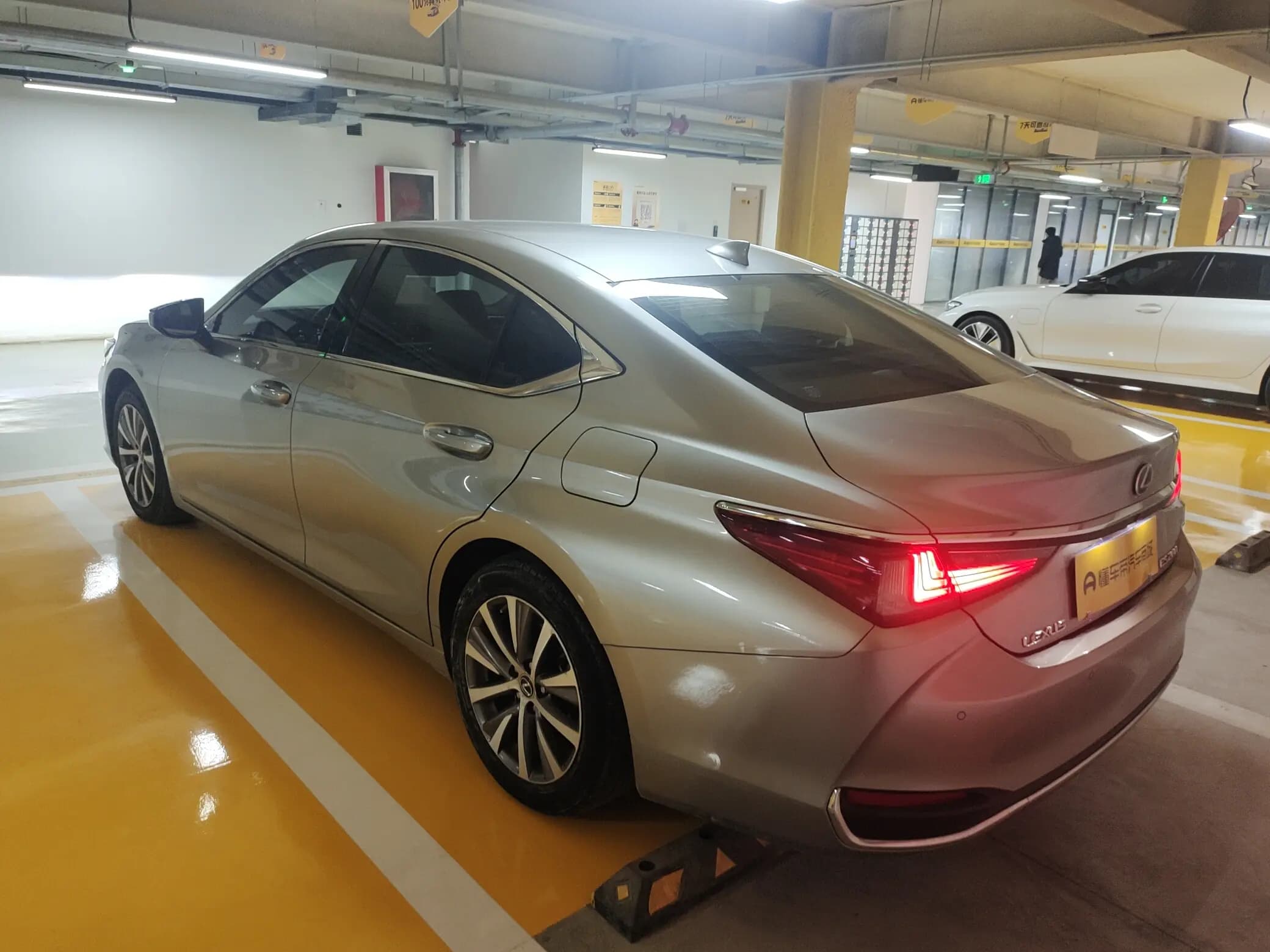 Lexus ES 2021 г. 77023 км. — фото 6