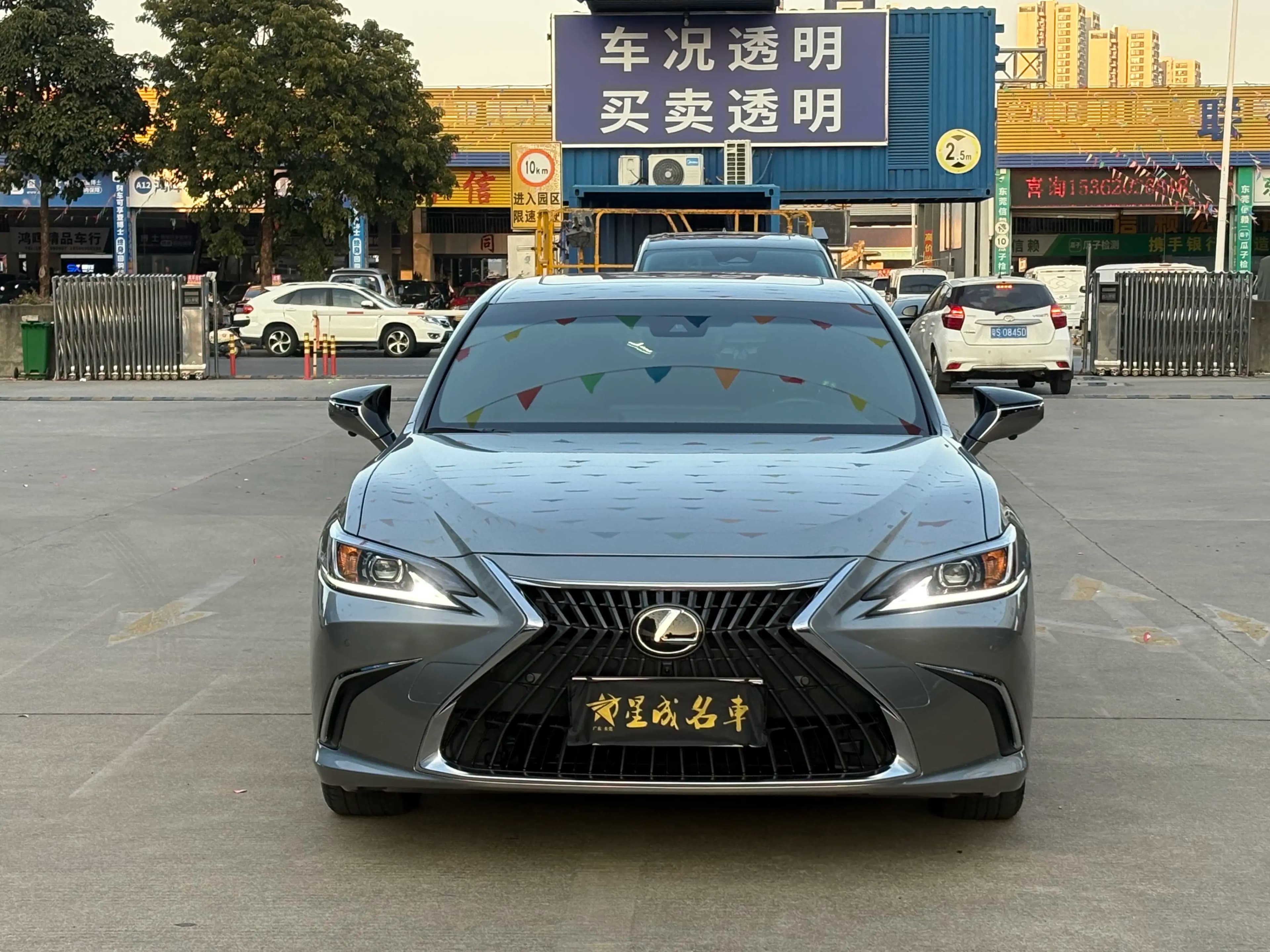 Lexus ES 2024 г. 12024 км. — фото 2