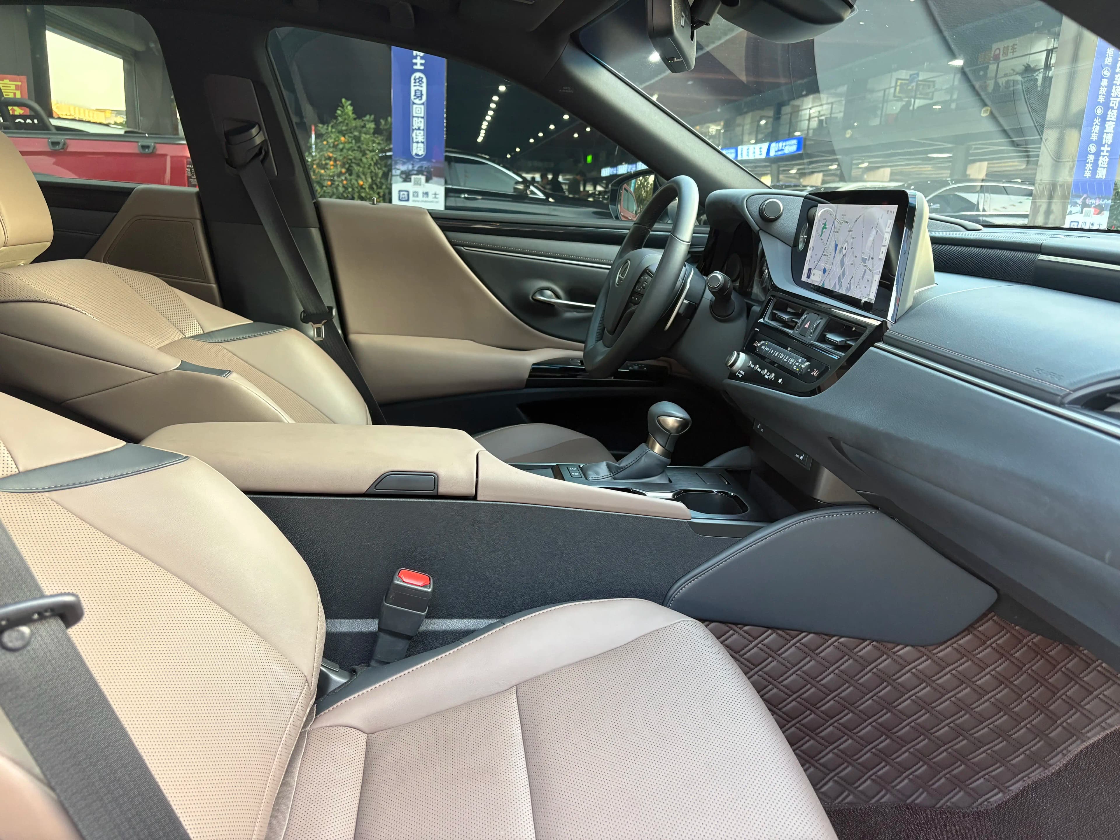 Lexus ES 2024 г. 12024 км. — фото 14