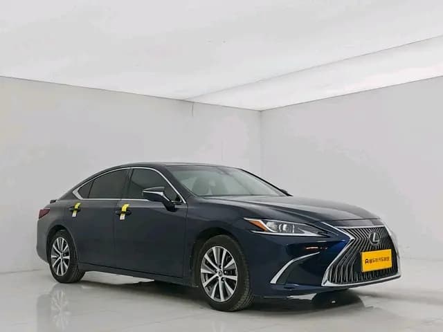 Lexus ES 2021 г. 67625 км. — фото 3