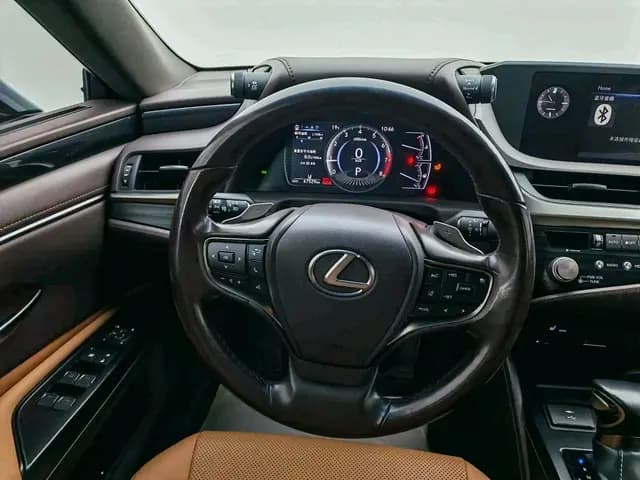 Lexus ES 2021 г. 67625 км. — фото 9