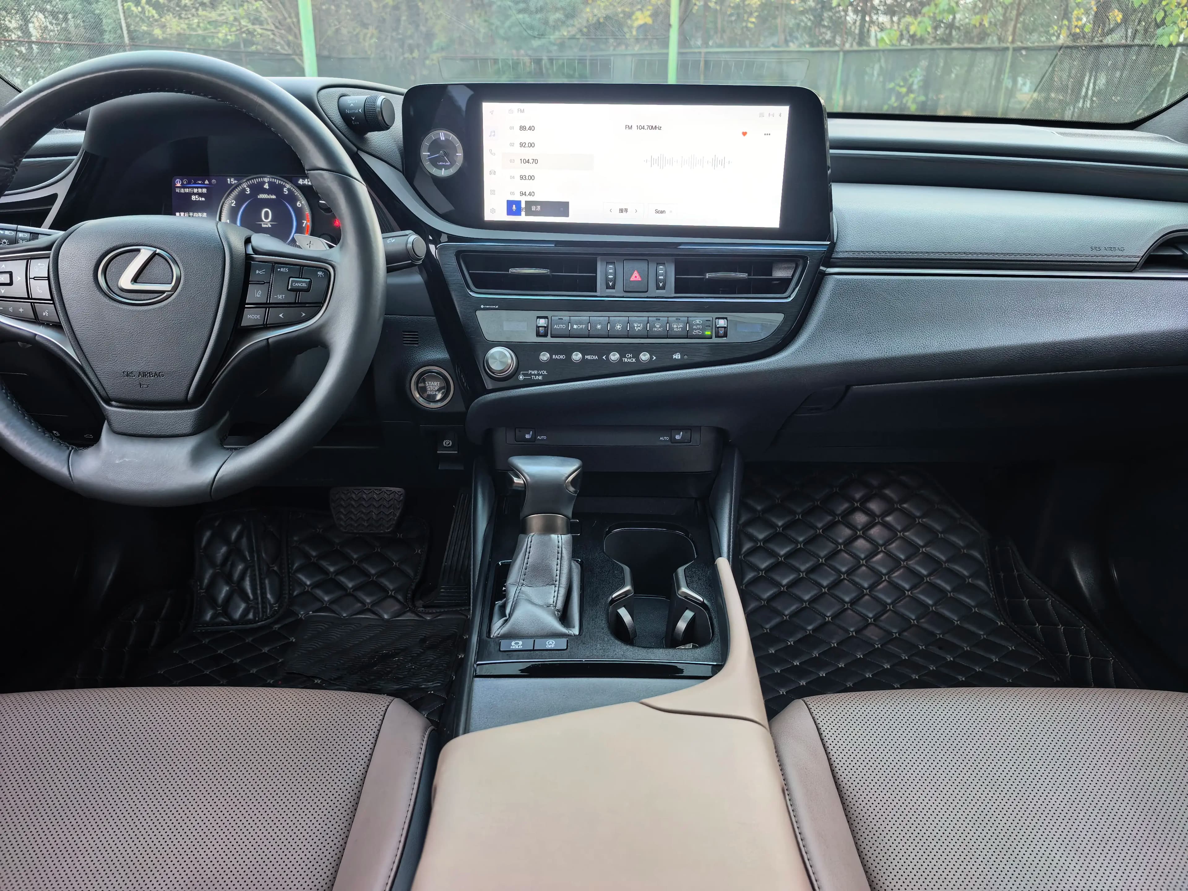 Lexus ES 2023 г. 43526 км. — фото 13