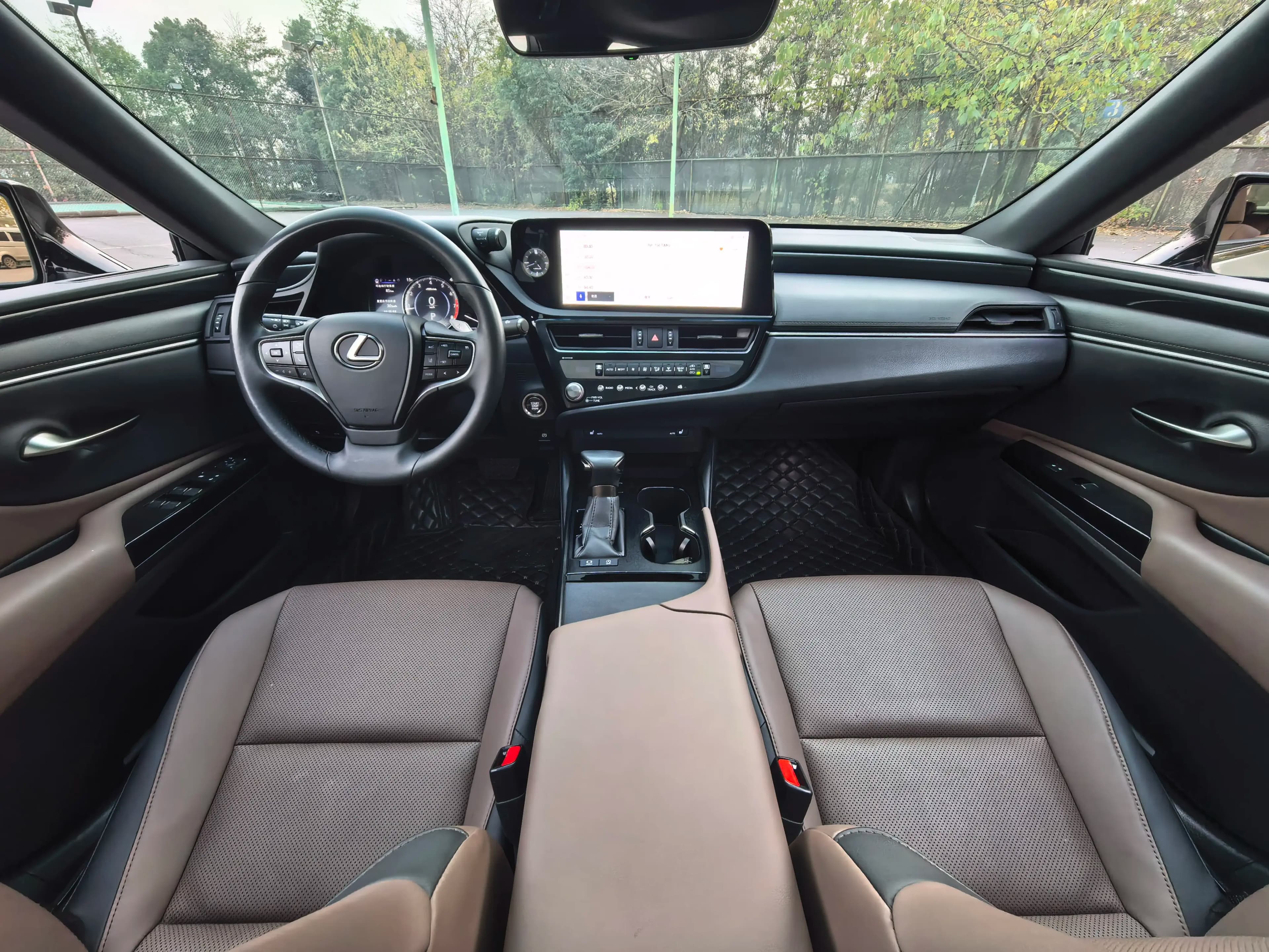 Lexus ES 2023 г. 43526 км. — фото 14