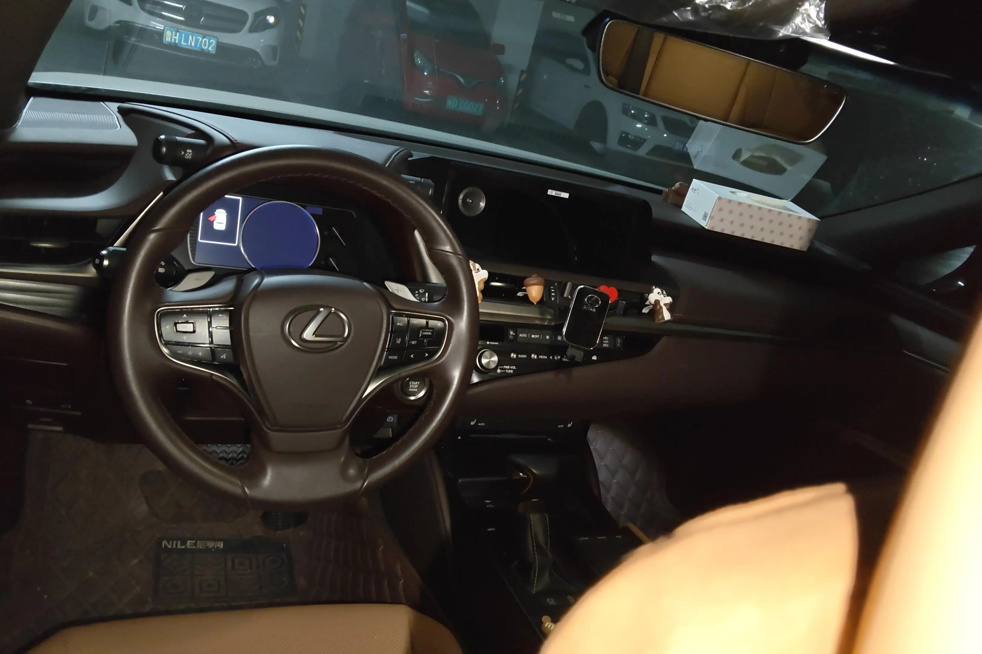 Lexus ES 2021 г. 11827 км. — фото 12