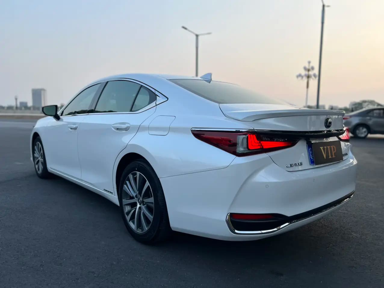 Lexus ES 2021 г. 60028 км. — фото 4