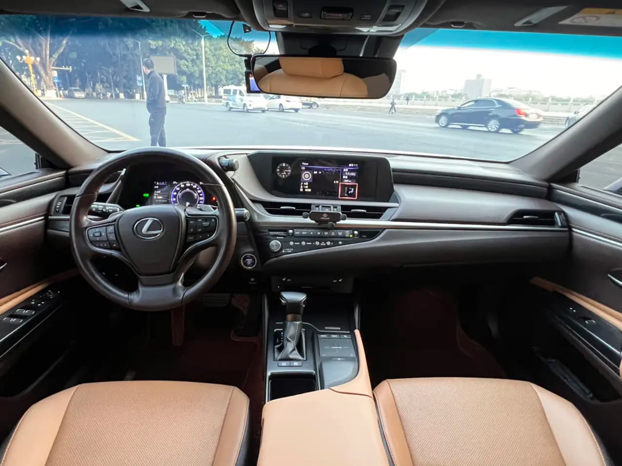 Lexus ES 2021 г. 60028 км. — фото 7