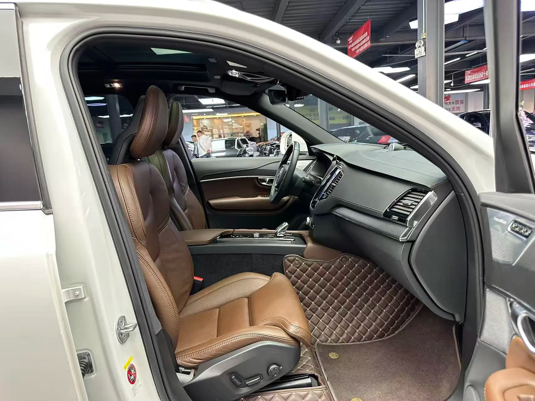 Volvo XC90 2022 г. 67084 км. — фото 5