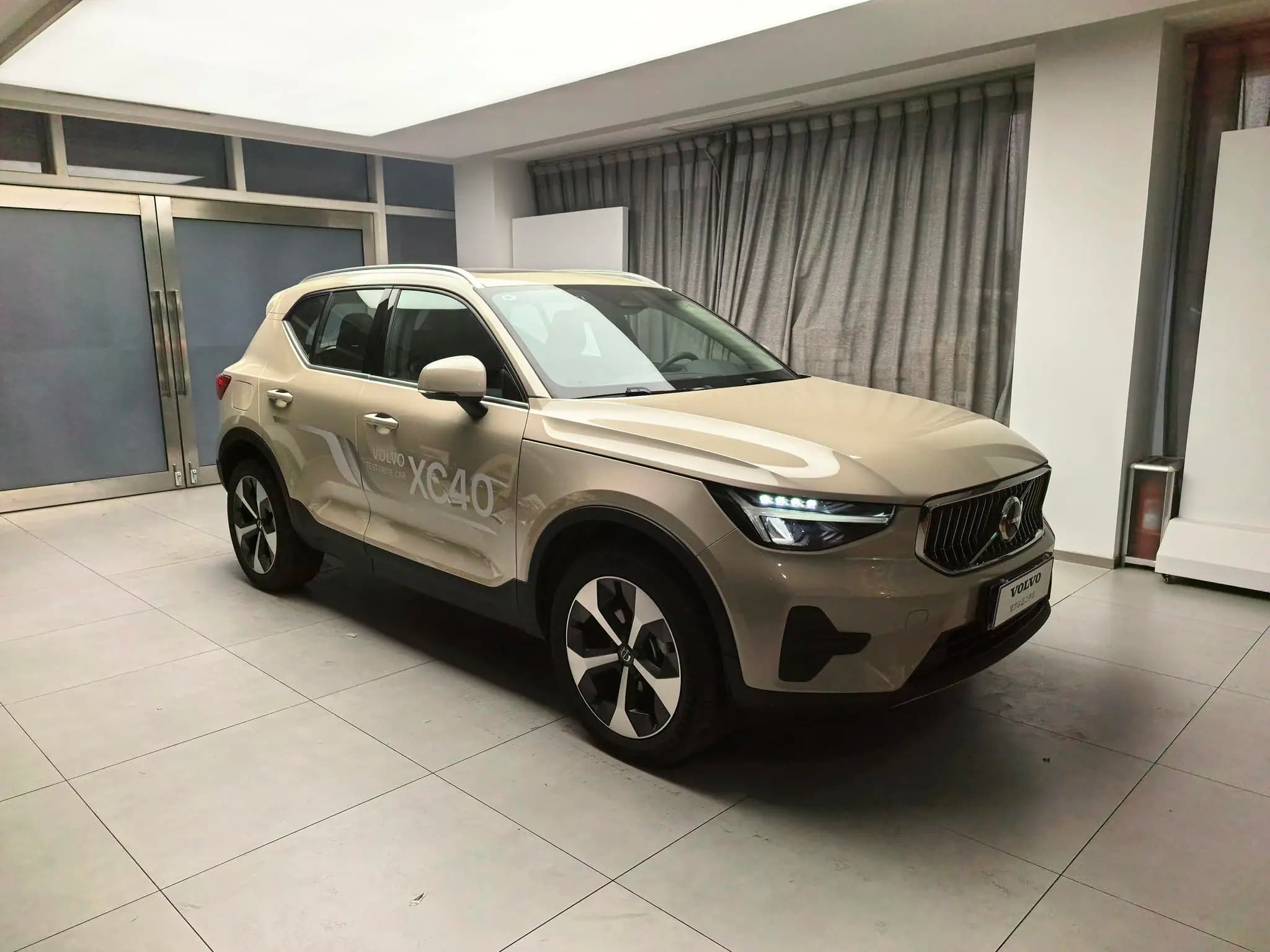 Volvo XC40 2024 г. 5059 км. — фото 3