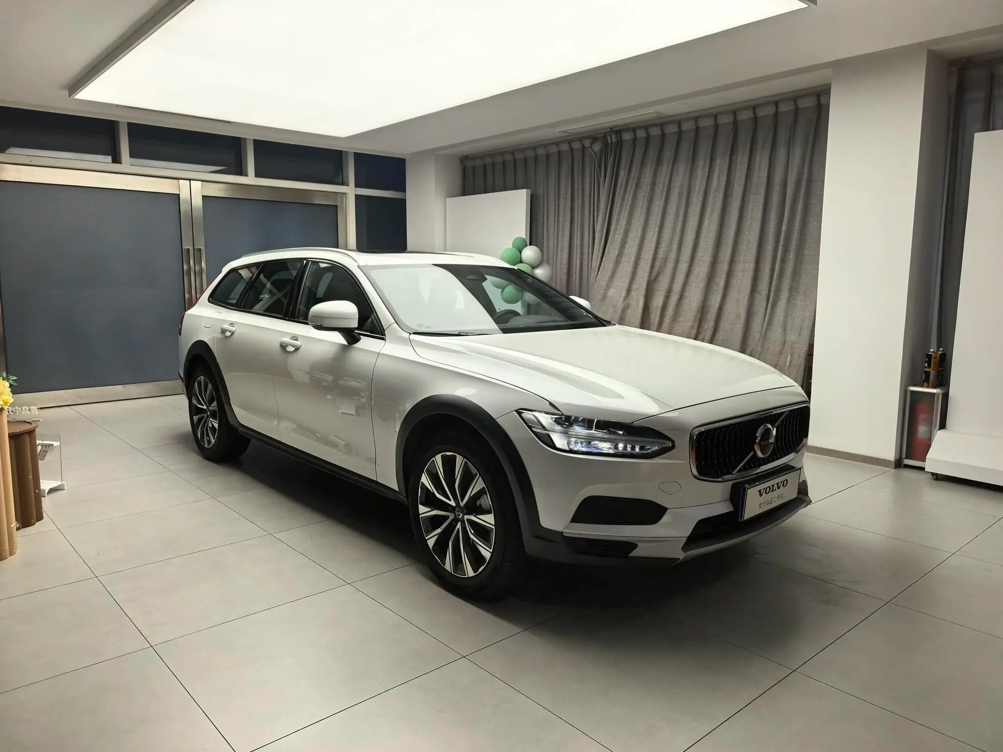 Volvo V90 2025 г. 10057 км. — фото 3