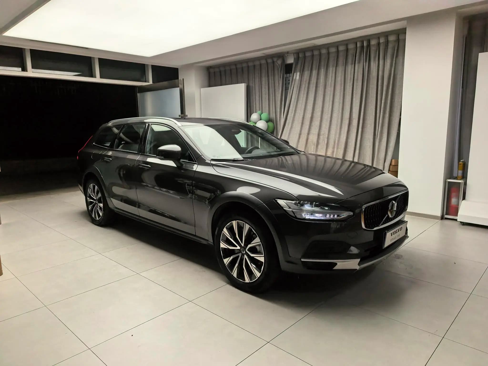 Volvo V90 2024 г. 12059 км. — фото 3