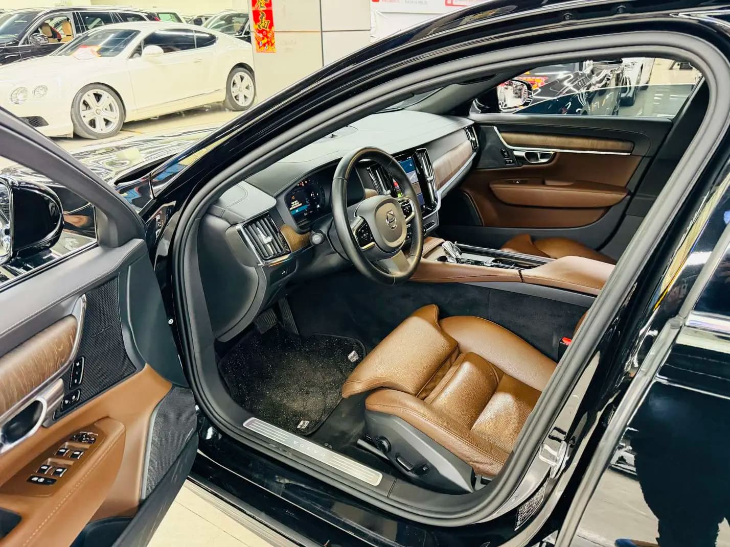 Volvo S90 2023 г. 40090 км. — фото 13