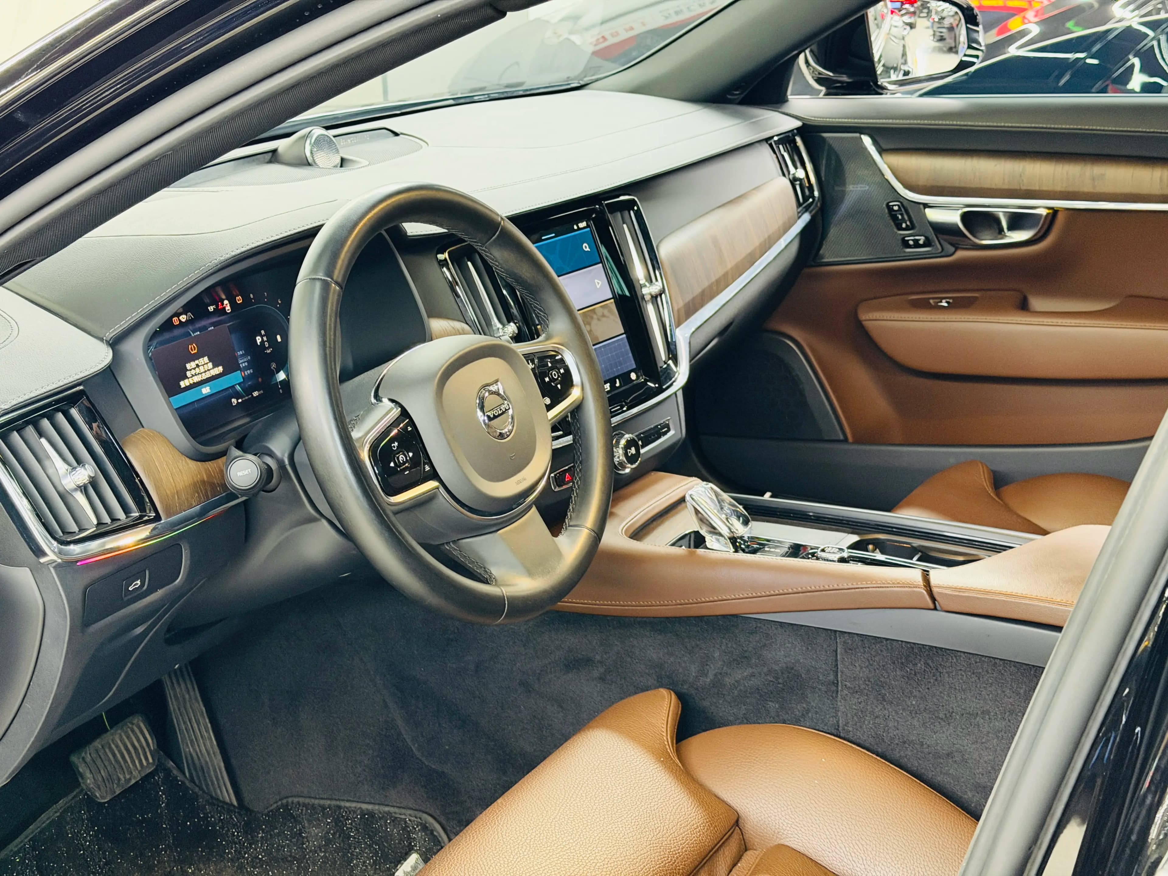 Volvo S90 2023 г. 40090 км. — фото 14