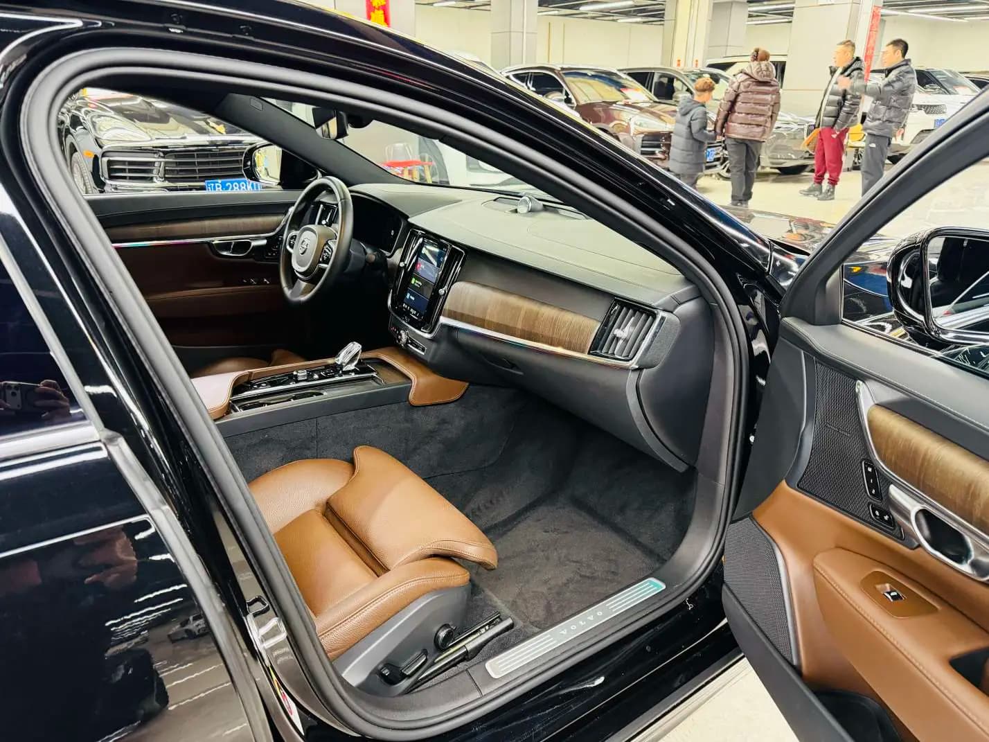 Volvo S90 2023 г. 40090 км. — фото 10