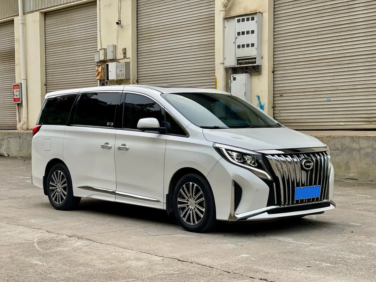 GAC Trumpchi M8 2023 г. 42023 км. — фото 3