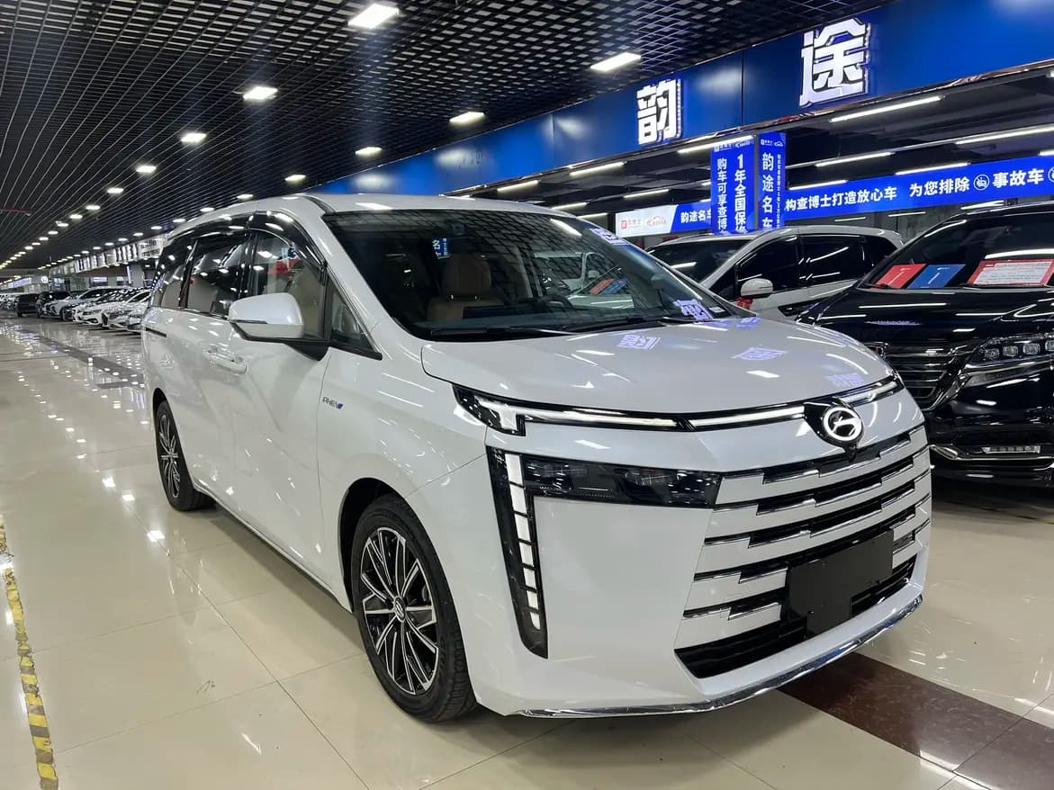 GAC Trumpchi E8 PHEV 2024 г. 26026 км. — фото 3