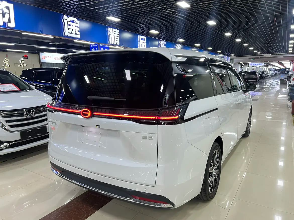 GAC Trumpchi E8 PHEV 2024 г. 26026 км. — фото 5