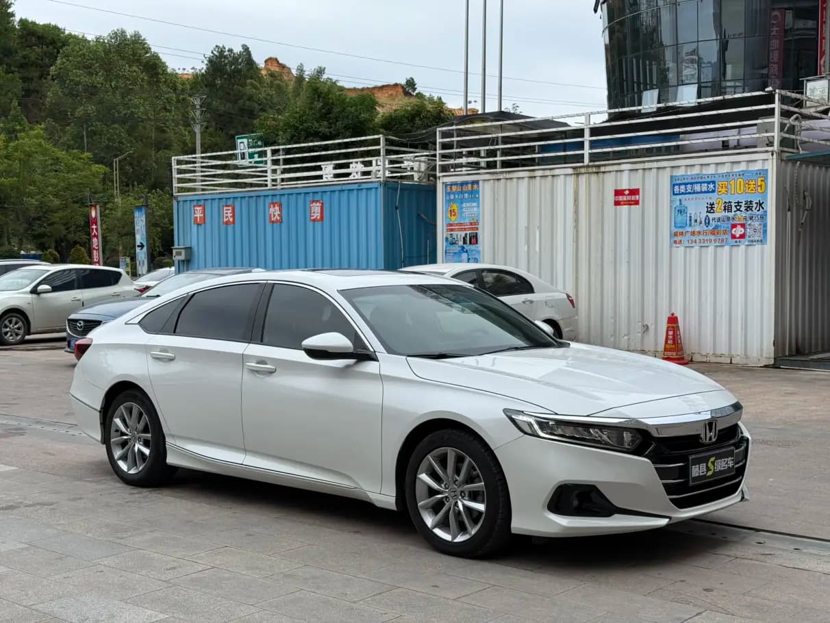 Honda Accord 2022 г. 85108 км. — фото 3