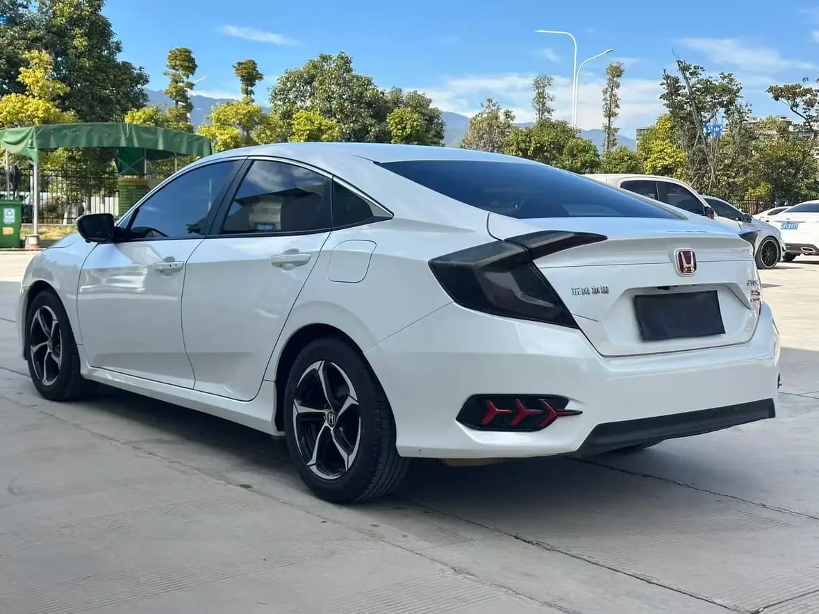 Honda Civic 2021 г. 80030 км. — фото 4