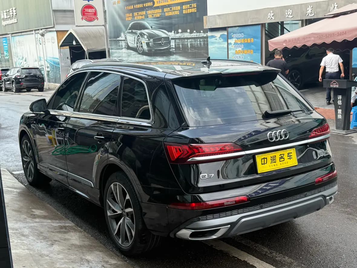 Audi Q7 2023 г. 104636 км. — фото 4