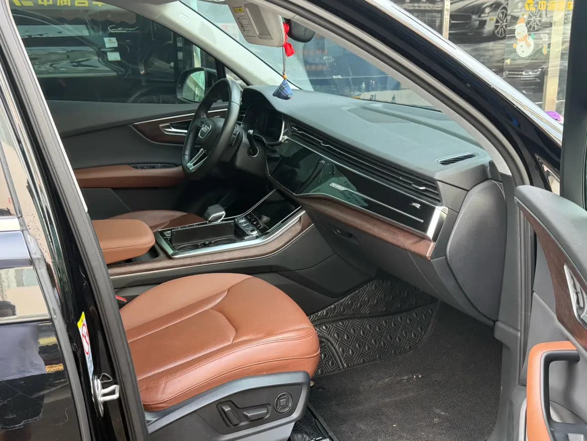 Audi Q7 2023 г. 104636 км. — фото 7