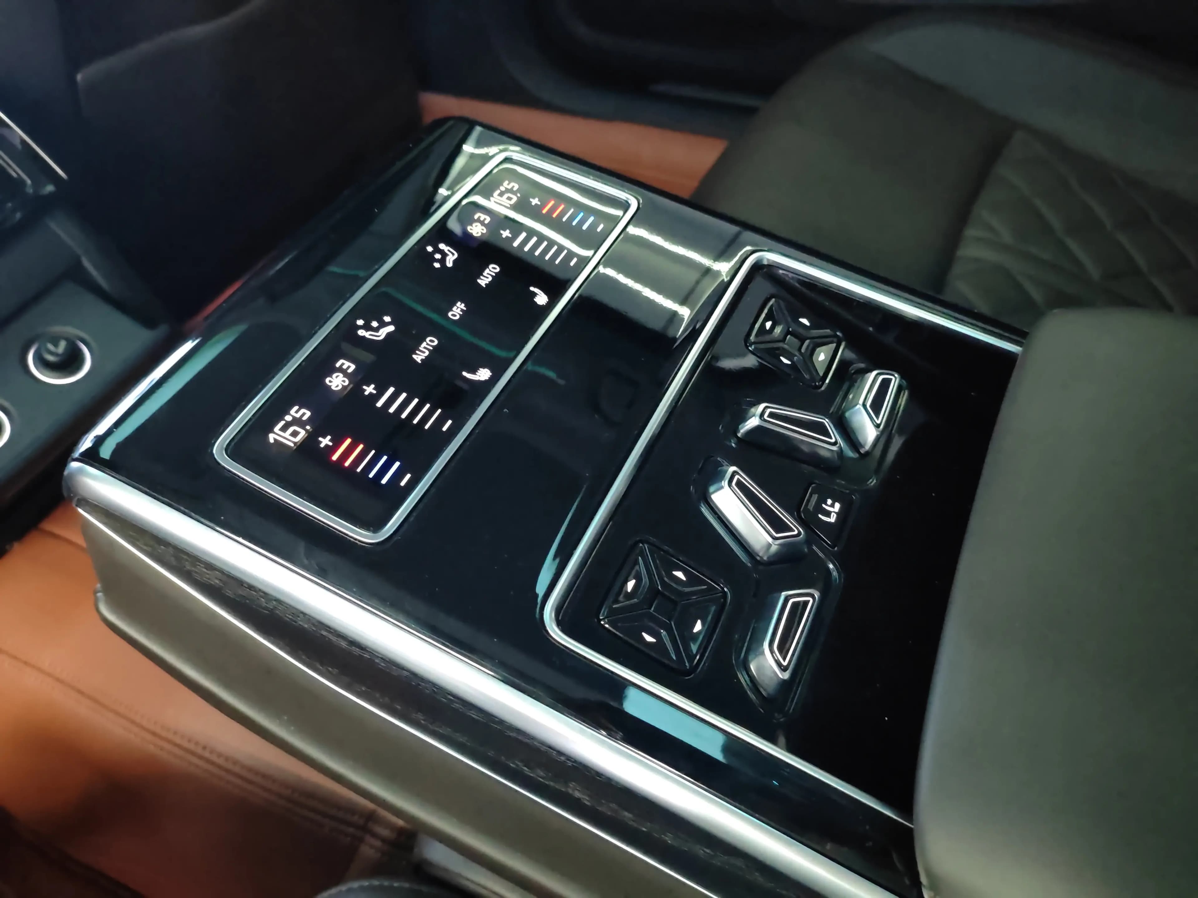 Audi A8 2021 г. 89018 км. — фото 19