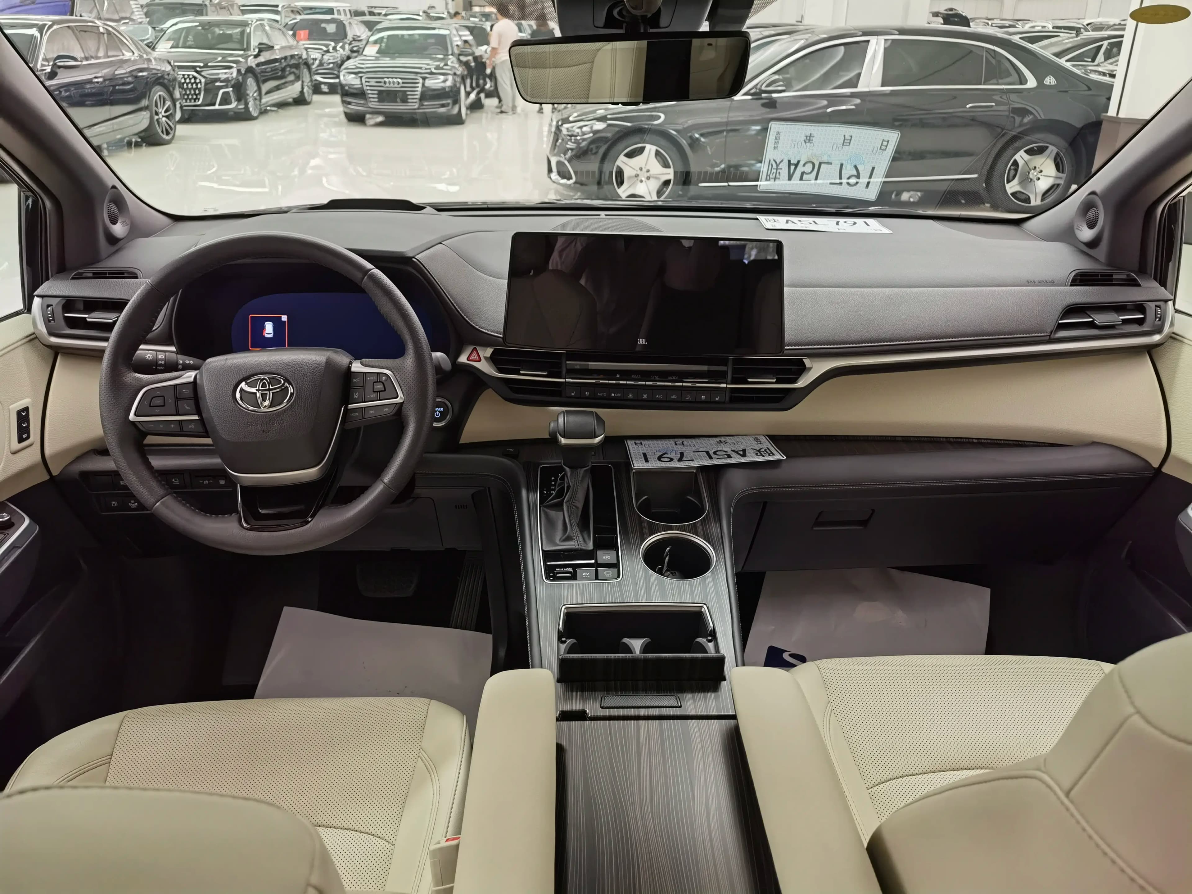 Toyota Sienna 2024 г. 3711 км. — фото 11
