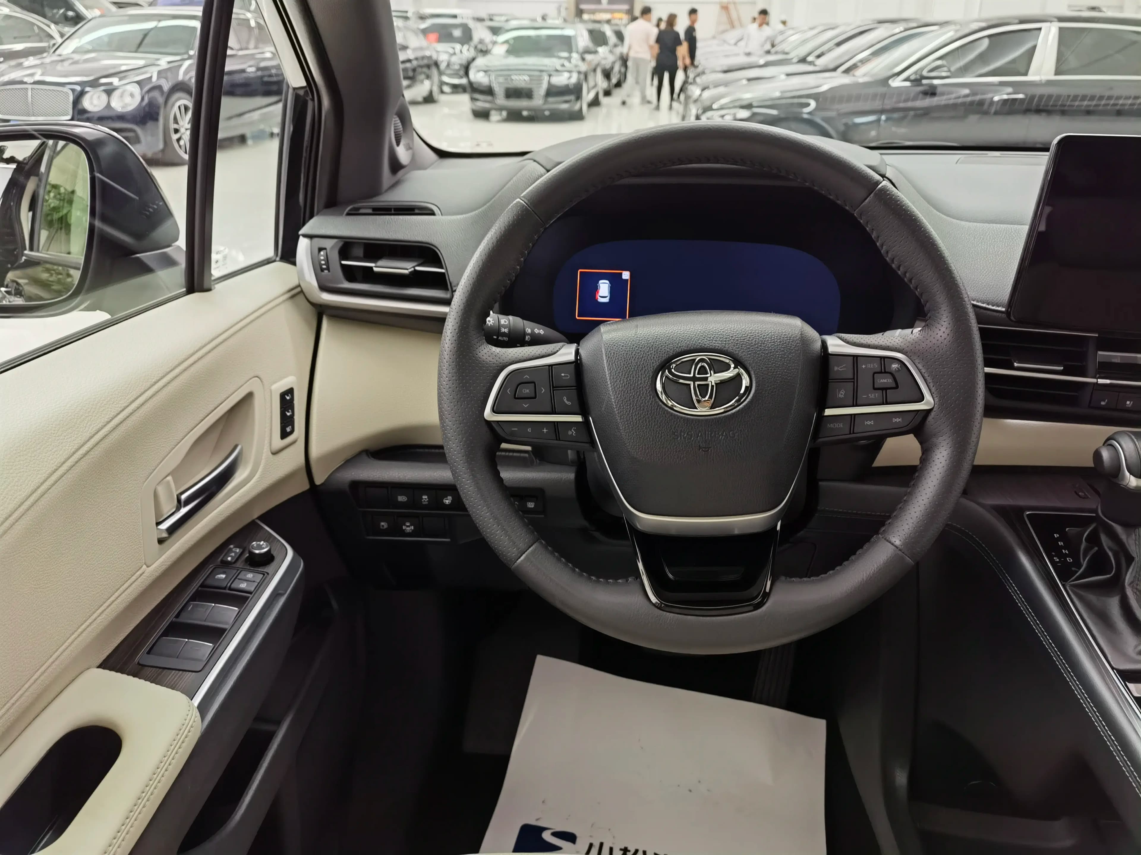 Toyota Sienna 2024 г. 3711 км. — фото 12
