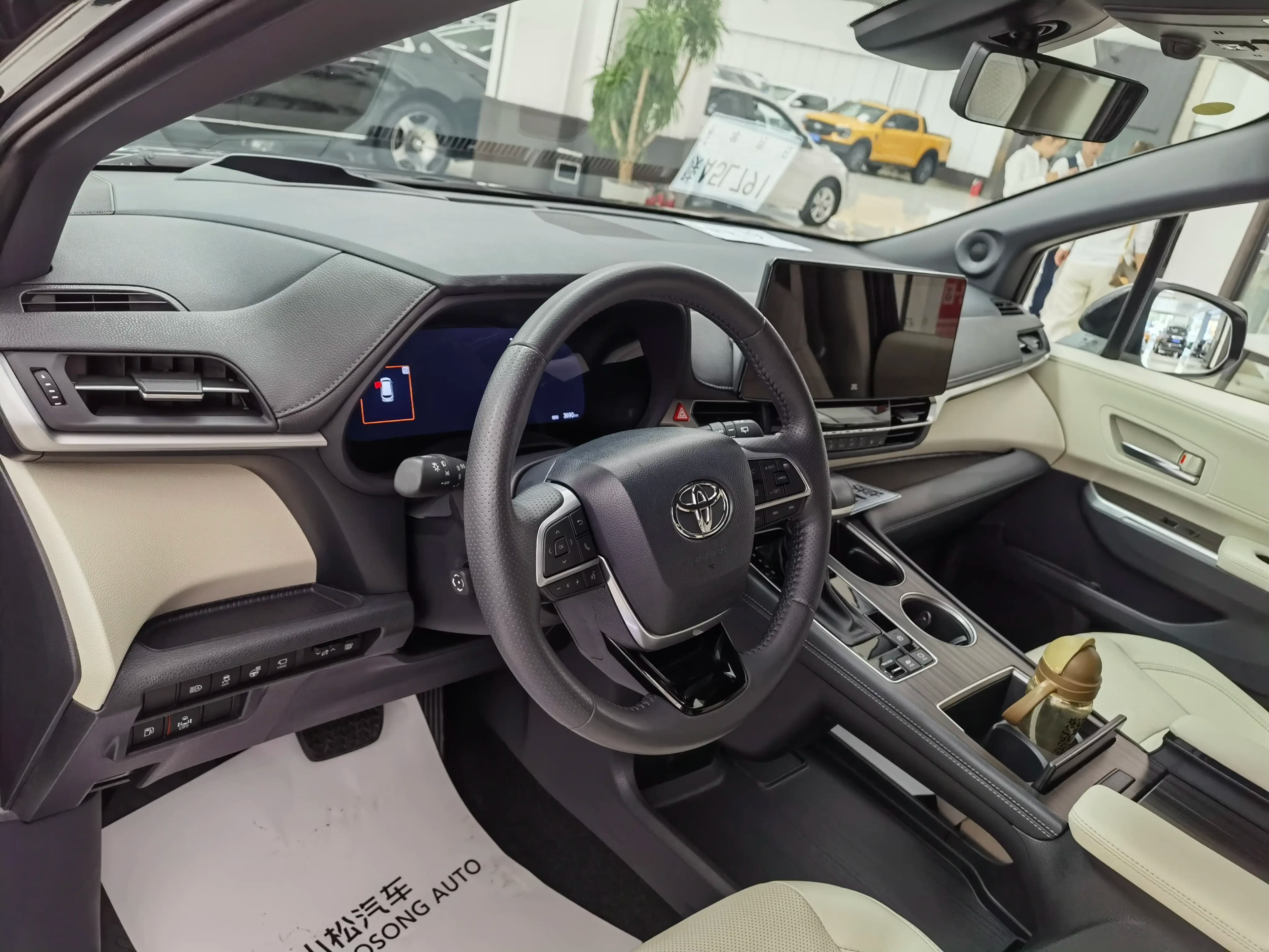 Toyota Sienna 2024 г. 3711 км. — фото 14
