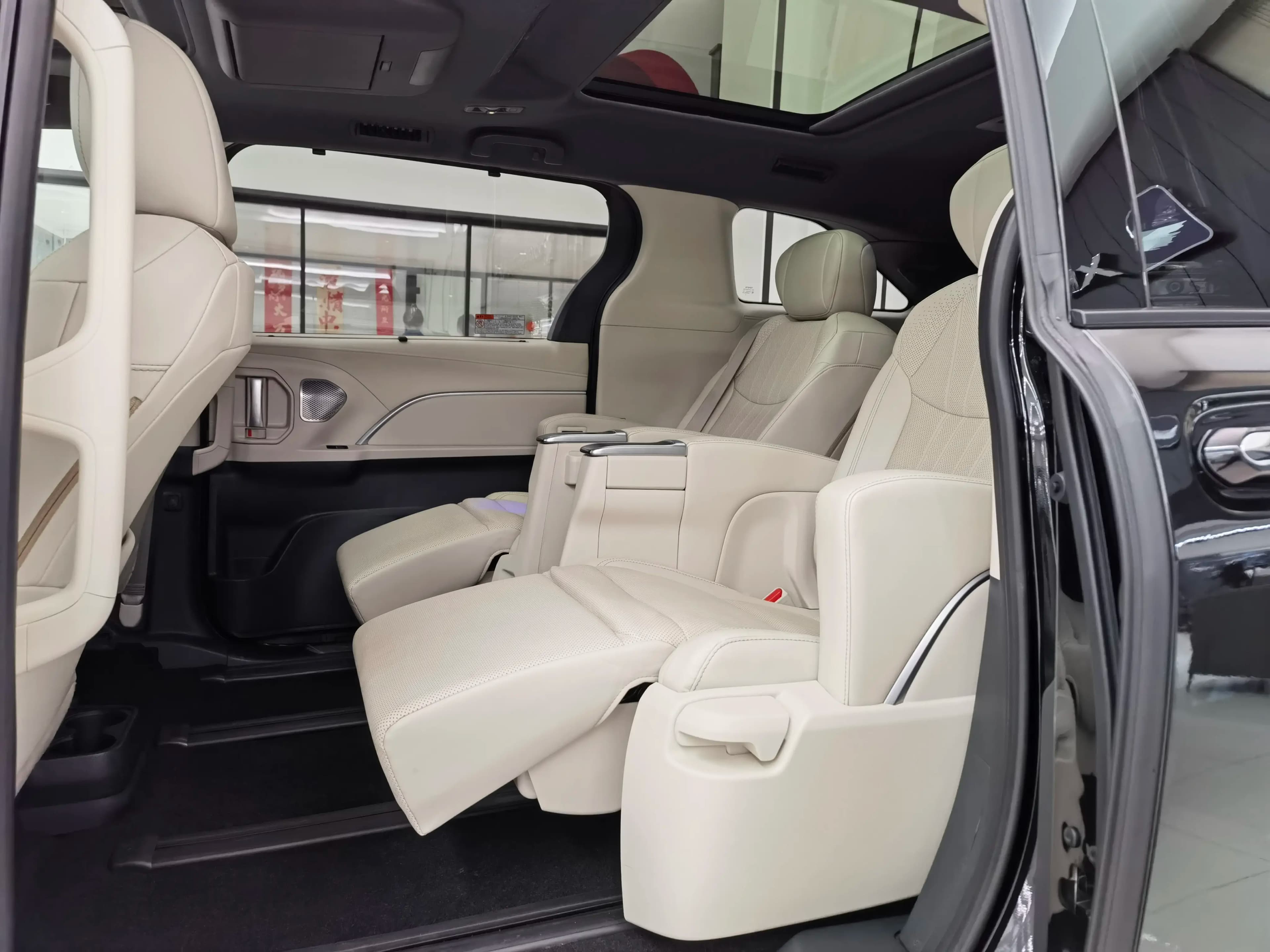 Toyota Sienna 2024 г. 3711 км. — фото 17