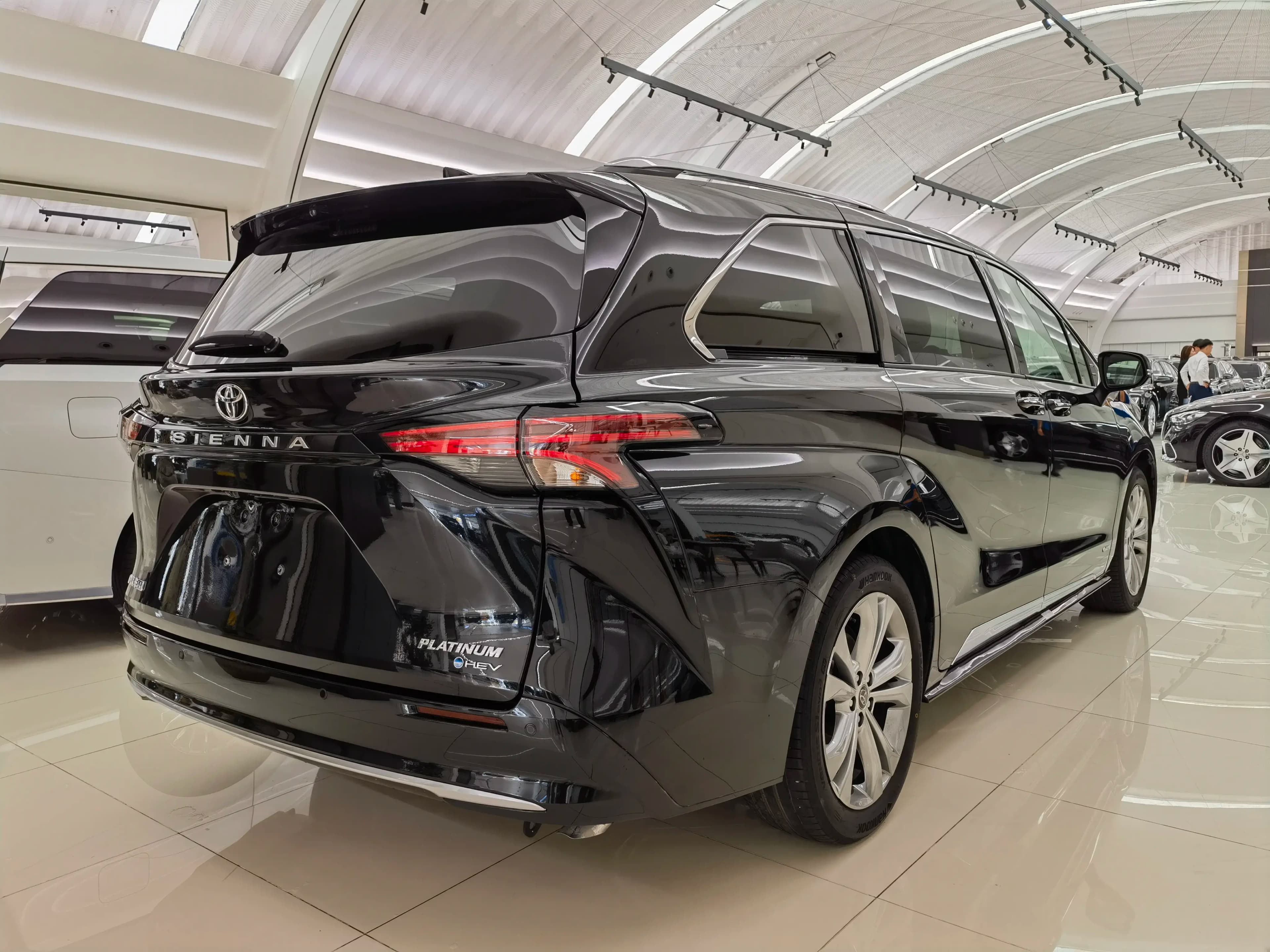 Toyota Sienna 2024 г. 3711 км. — фото 4
