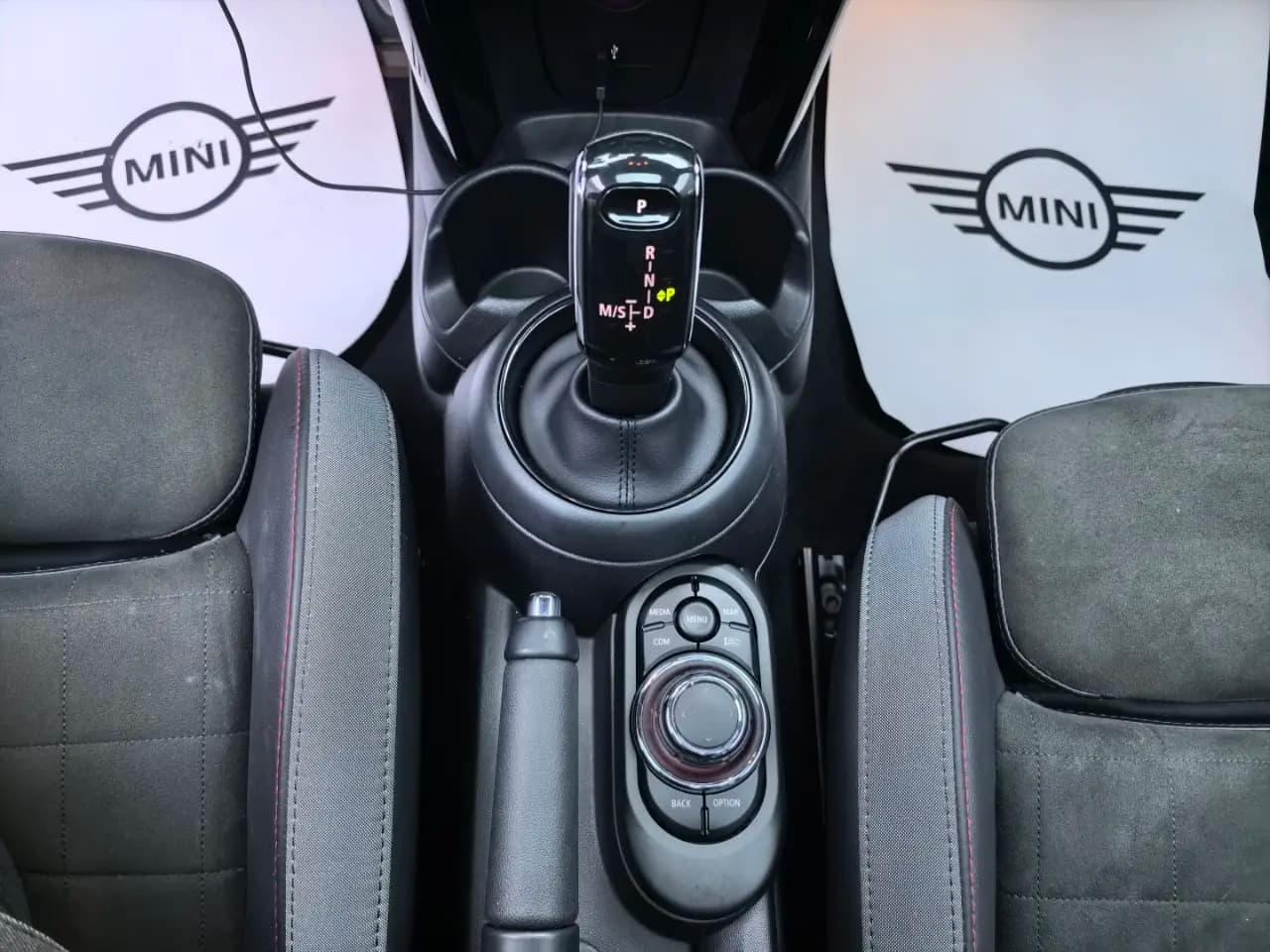 MINI  2021 г. 32000 км. — фото 10