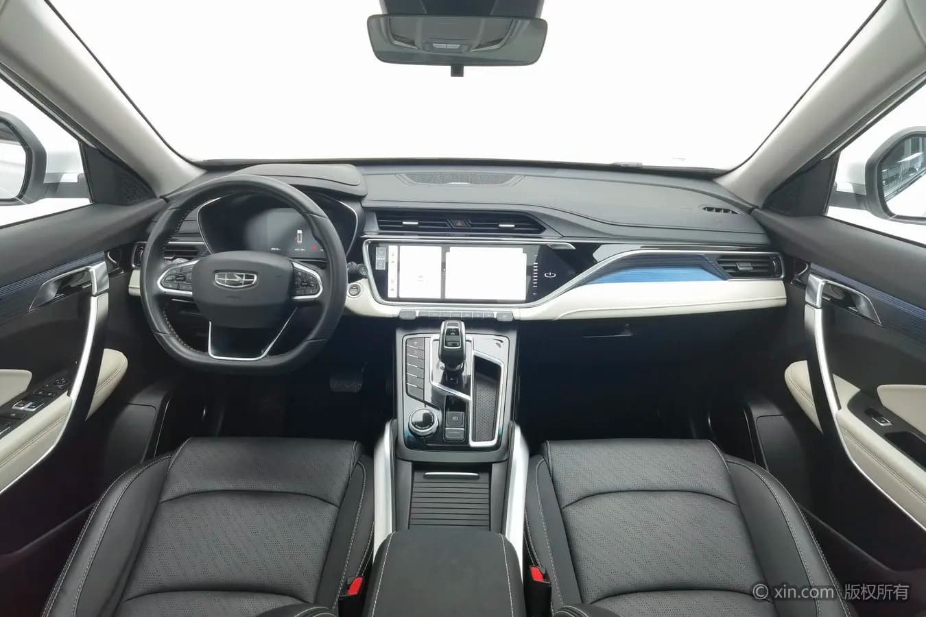 Geely Atlas 2023 г. 28700 км. — фото 12