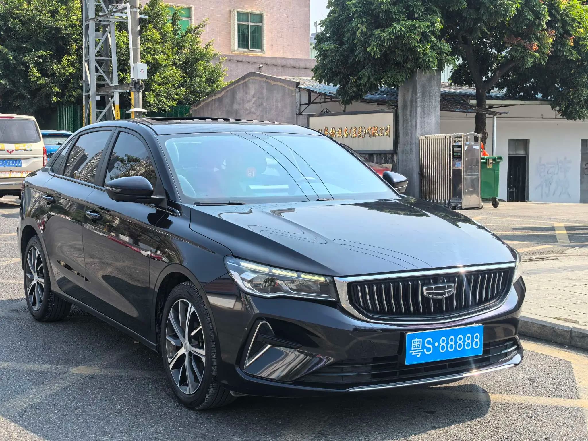 Geely Emgrand 2023 г. 40097 км. — фото 3