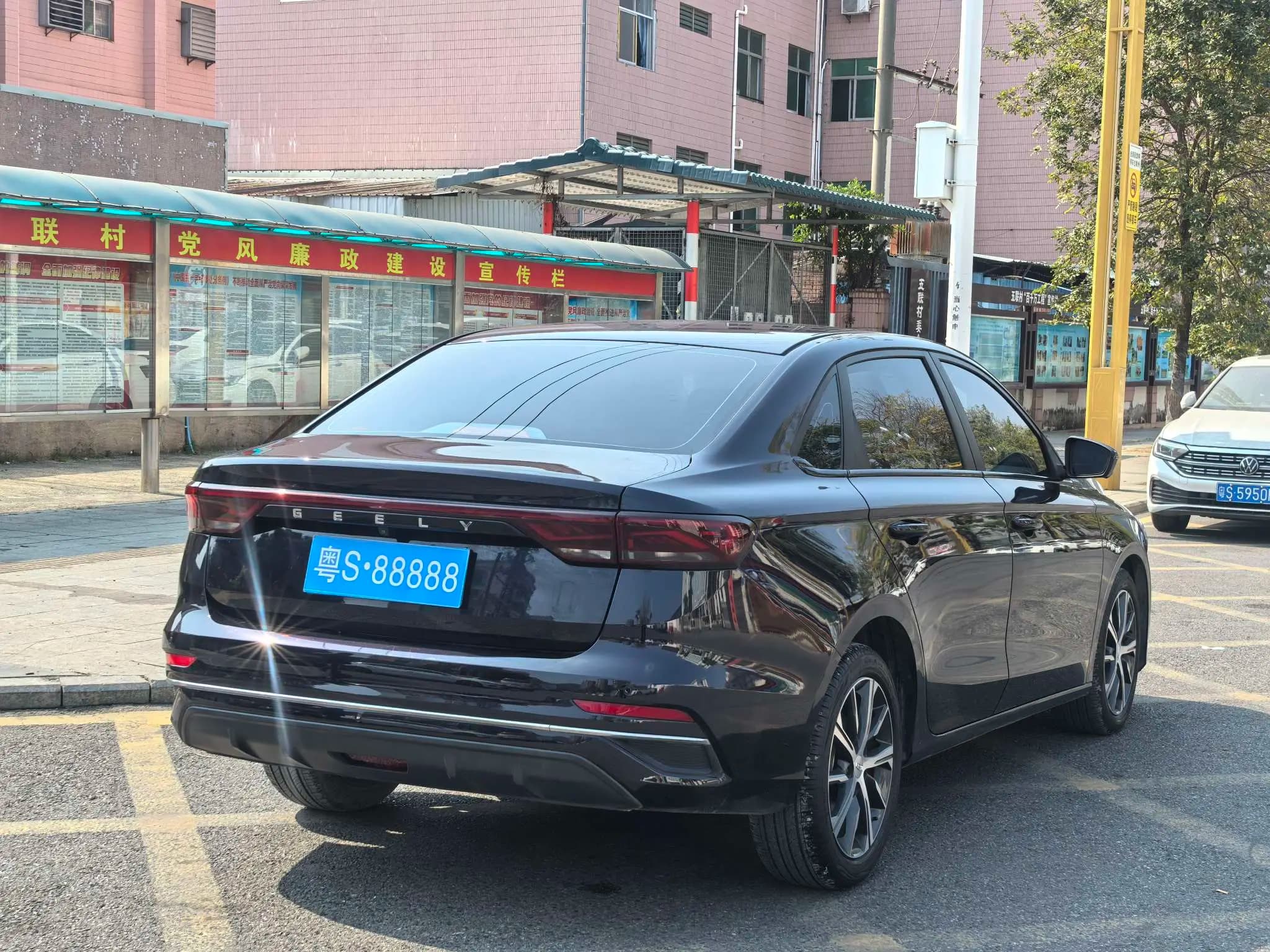 Geely Emgrand 2023 г. 40097 км. — фото 7