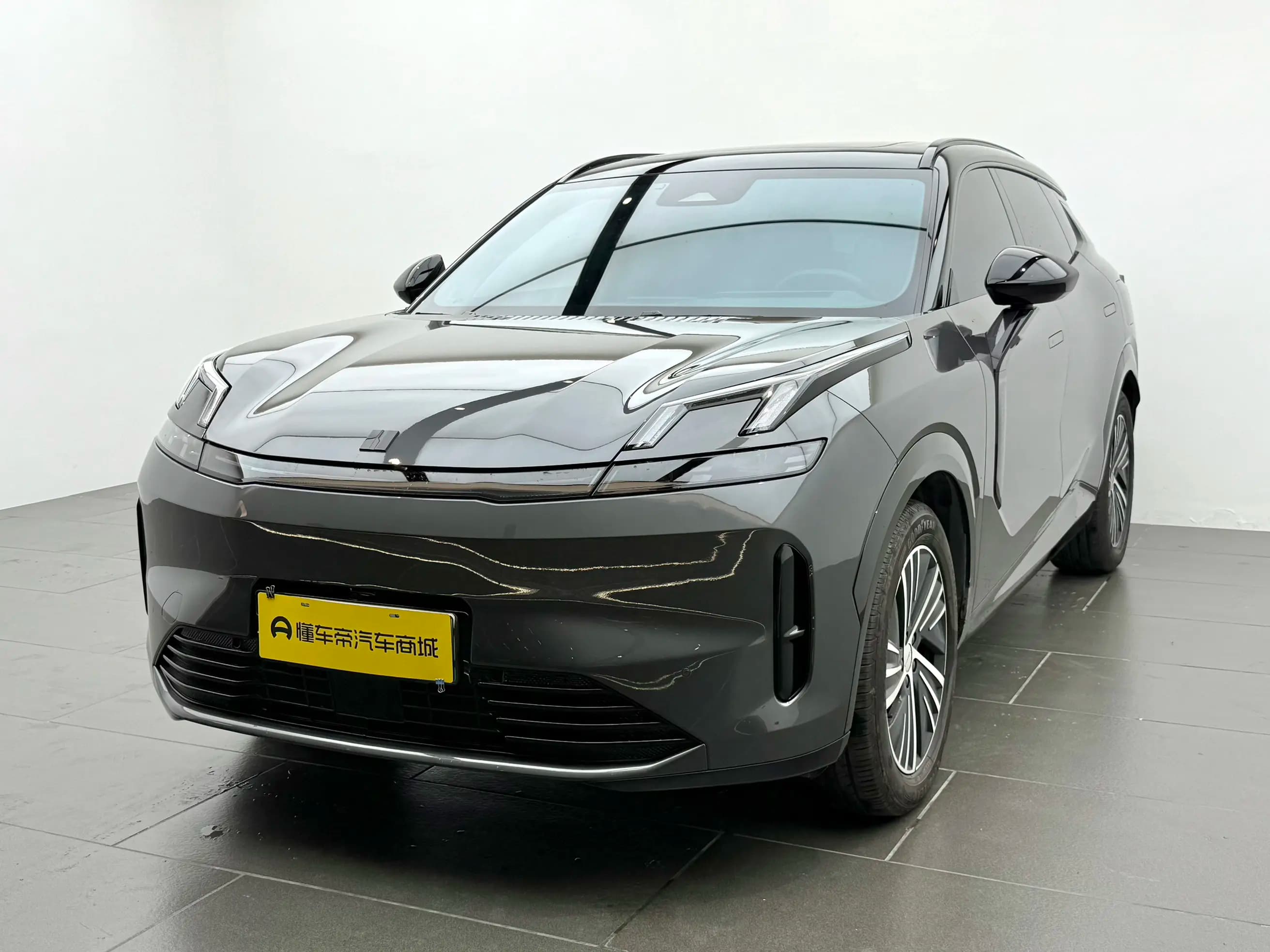 Lynk & Co 08 EM-P 2024 г. 19494 км.