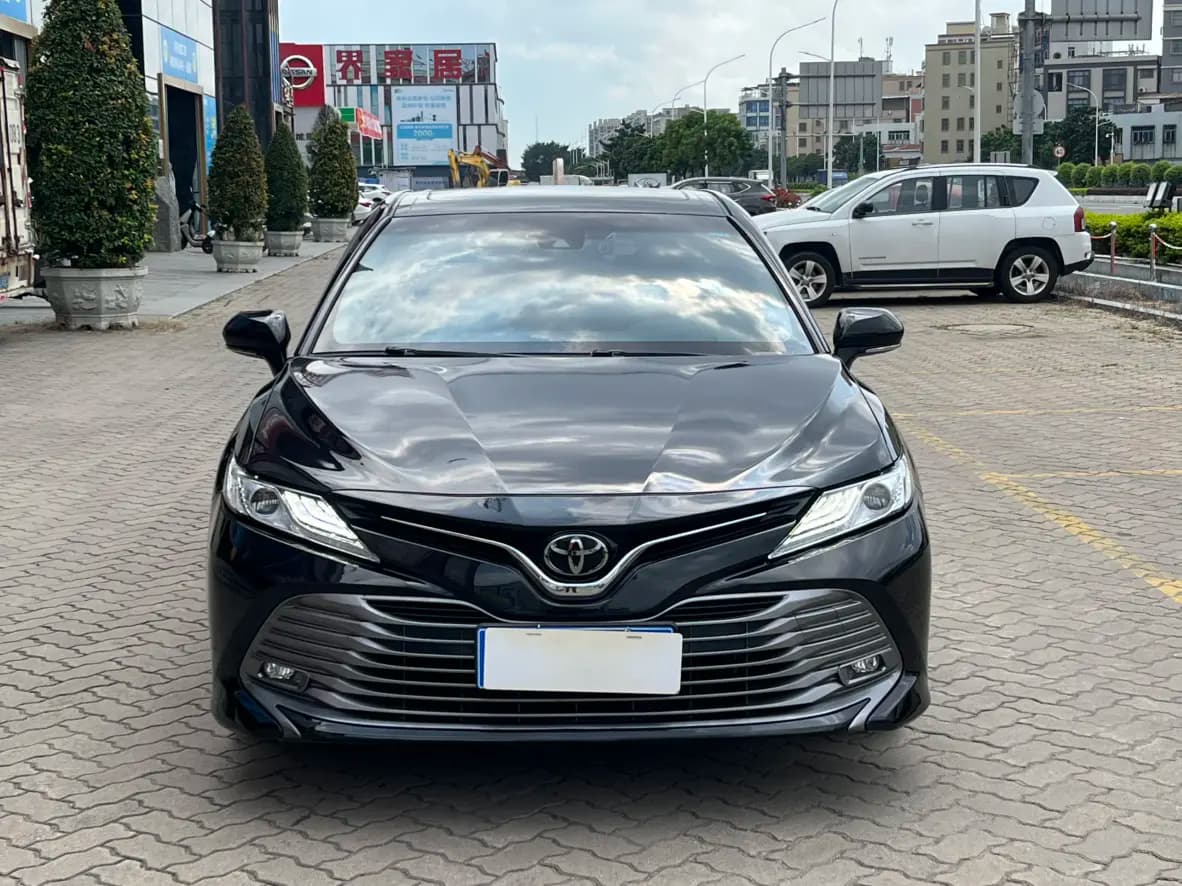 Toyota Camry 2021 г. 83054 км. — фото 2
