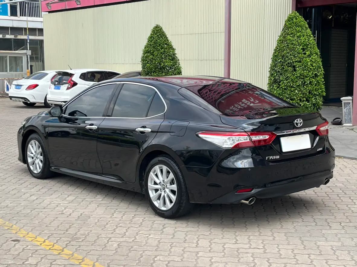 Toyota Camry 2021 г. 83054 км. — фото 4