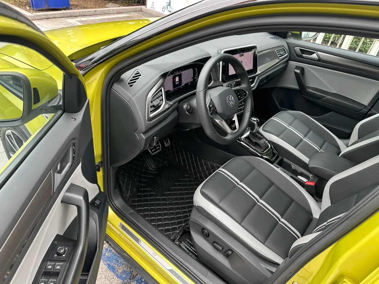 Volkswagen T-Roc 2023 г. 2145 км. — фото 8