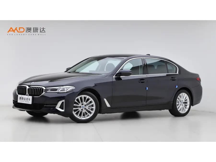 BMW 5 Series 2022 г. 39923 км. — фото 1