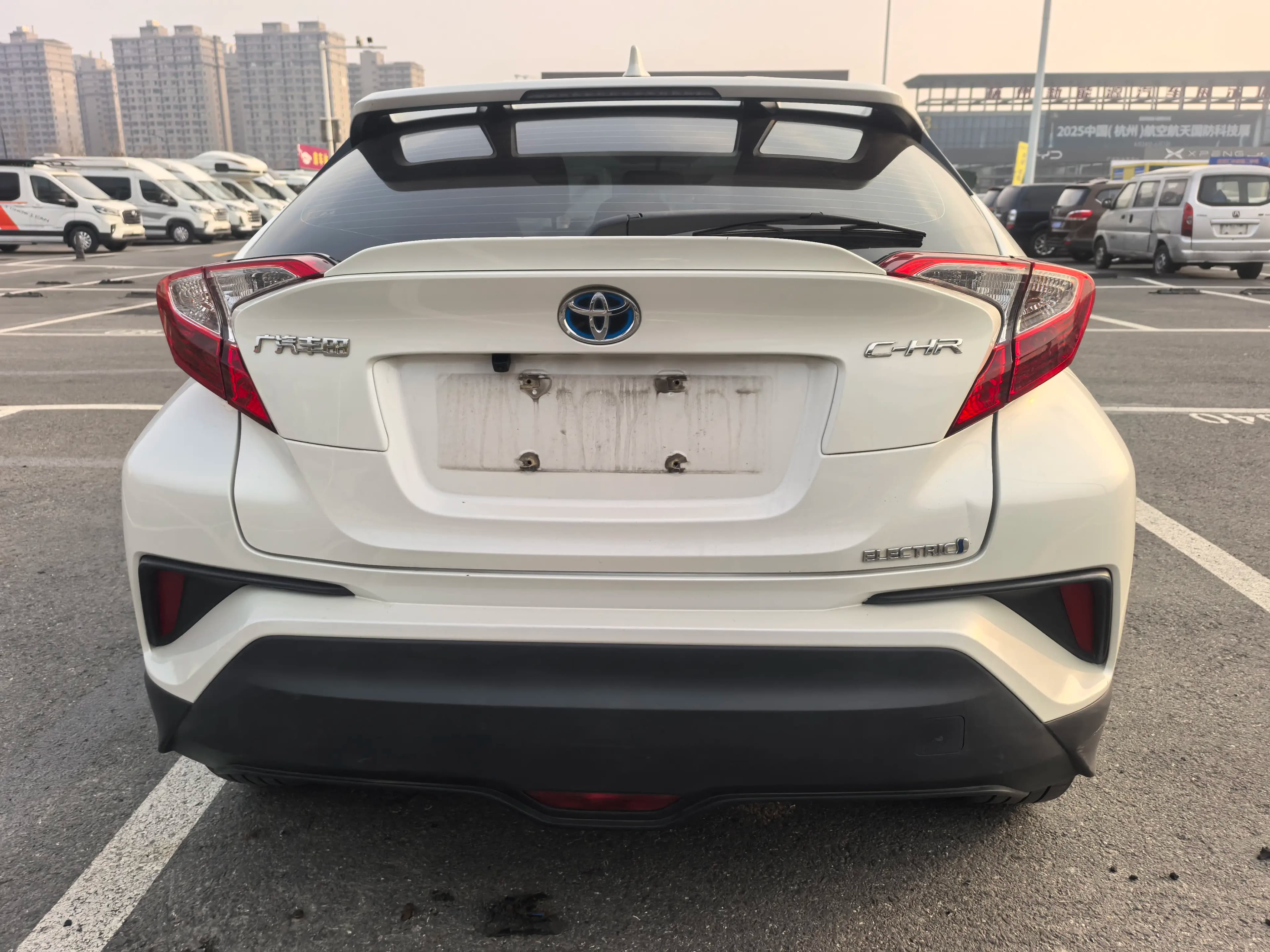 Toyota C-HR EV 2021 г. 82869 км. — фото 5