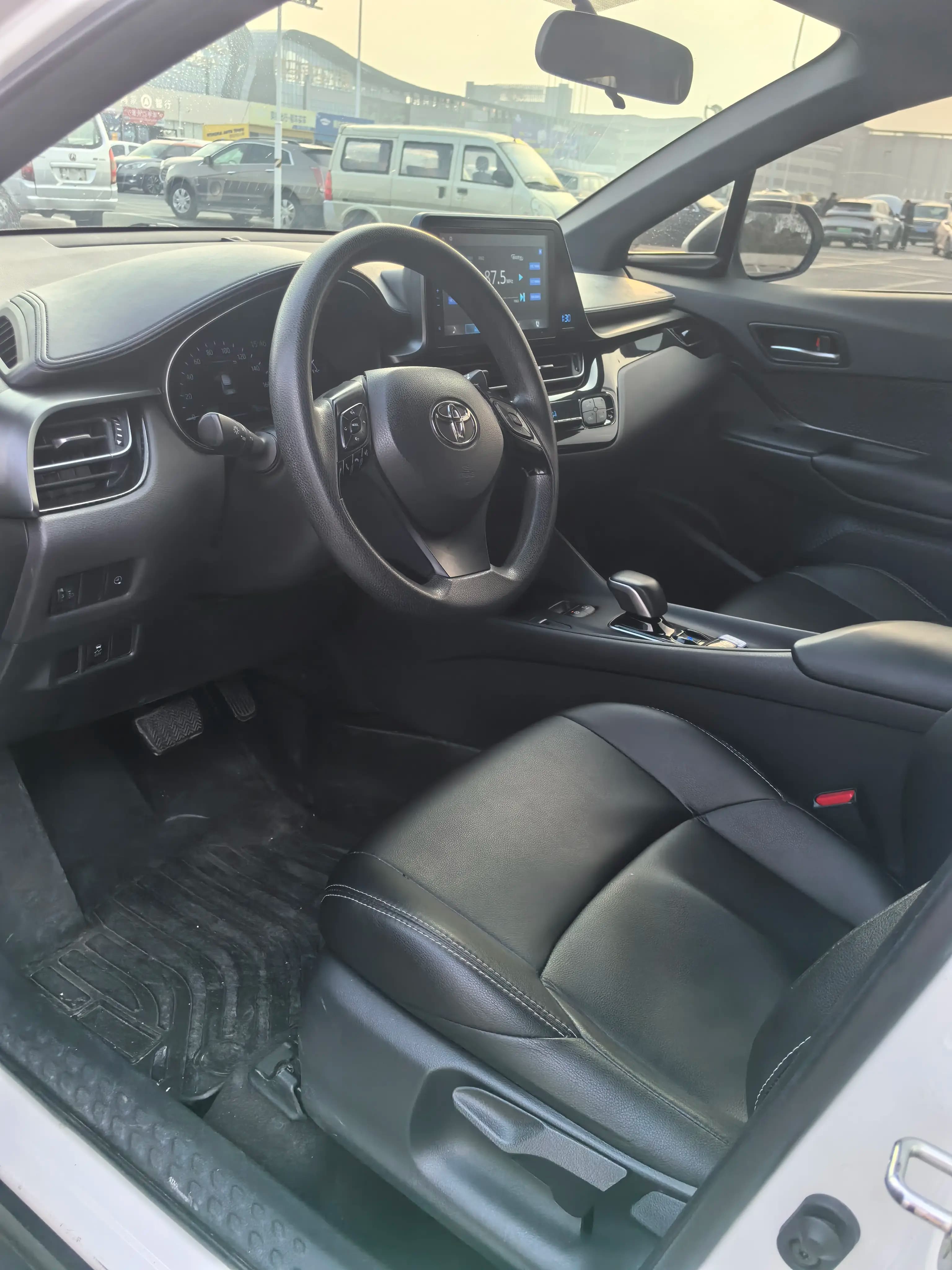 Toyota C-HR EV 2021 г. 82869 км. — фото 8