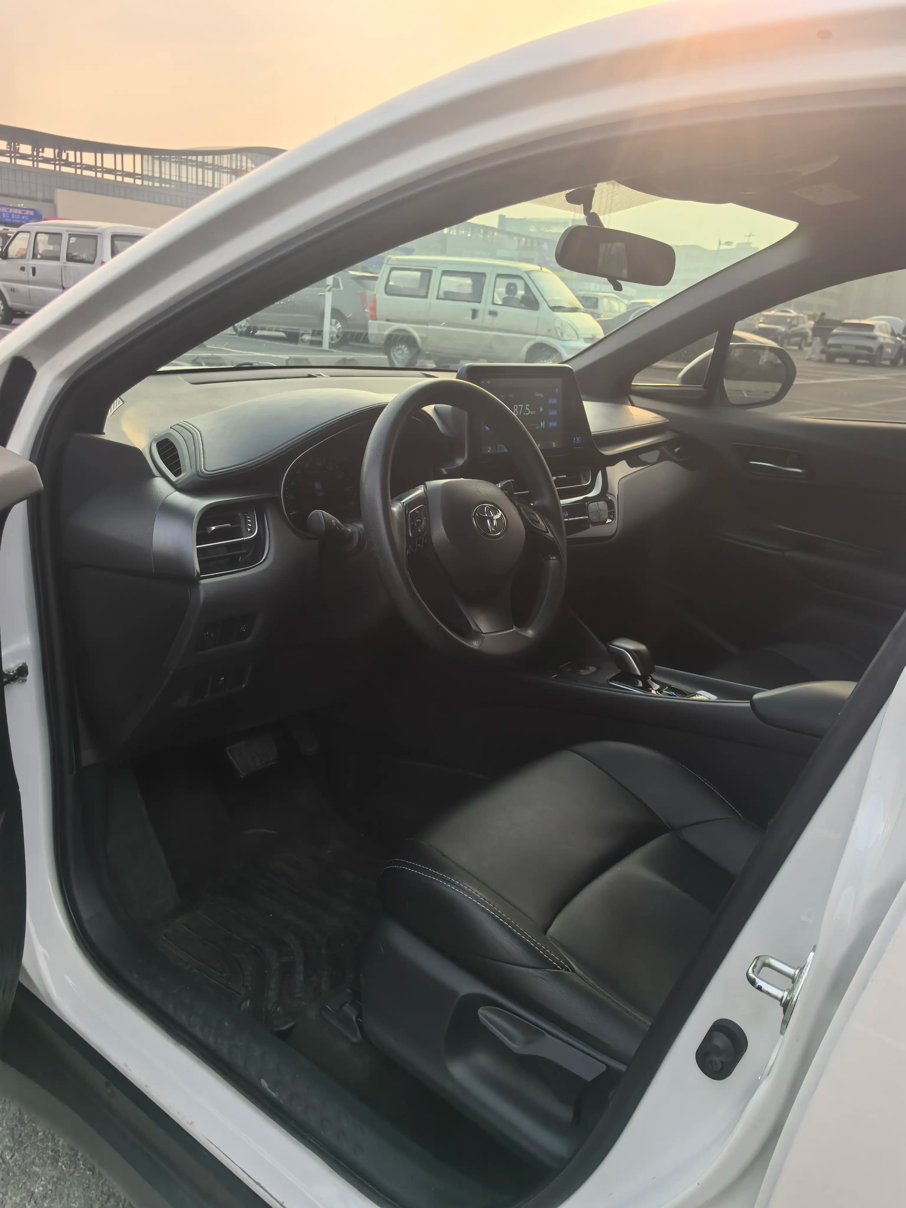 Toyota C-HR EV 2021 г. 82869 км. — фото 10
