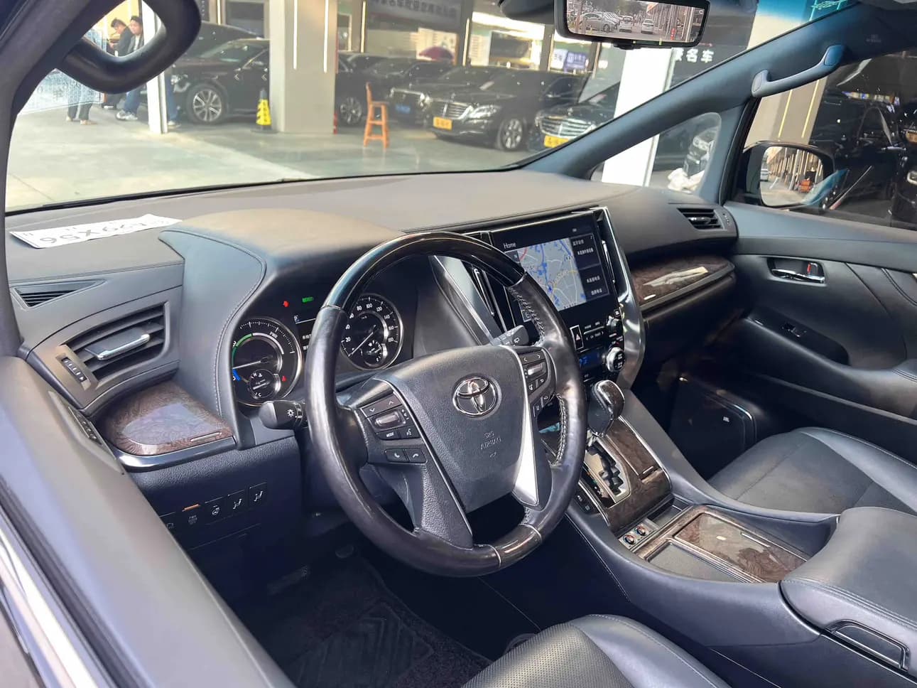 Toyota Crown Wellfire 2021 г. 80070 км. — фото 14