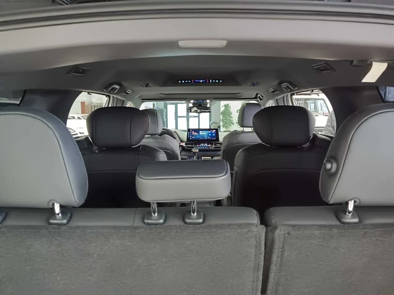 Toyota Sienna 2023 г. 76047 км. — фото 13