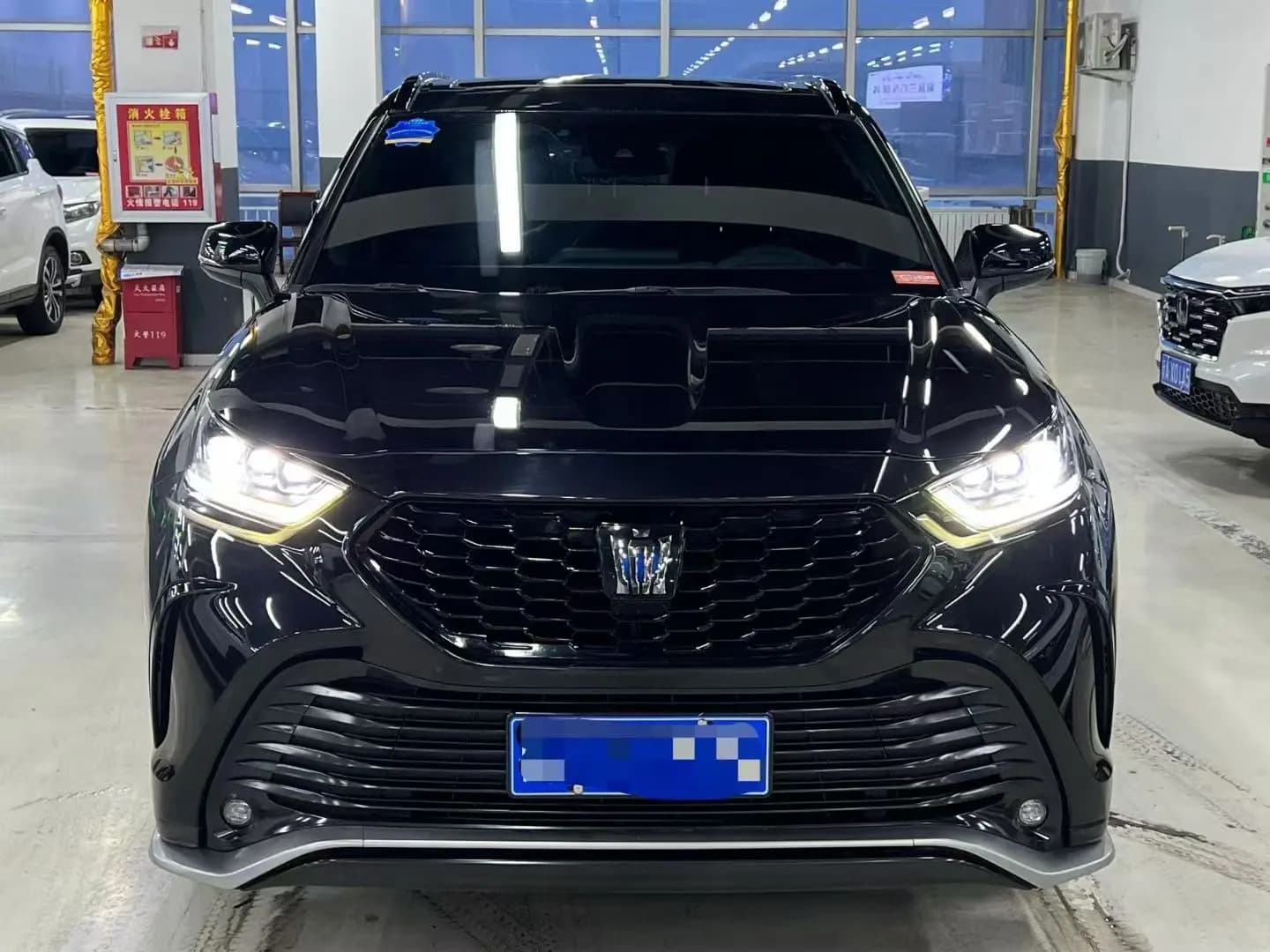 Toyota Crown Kluger 2022 г. 120147 км. — фото 2