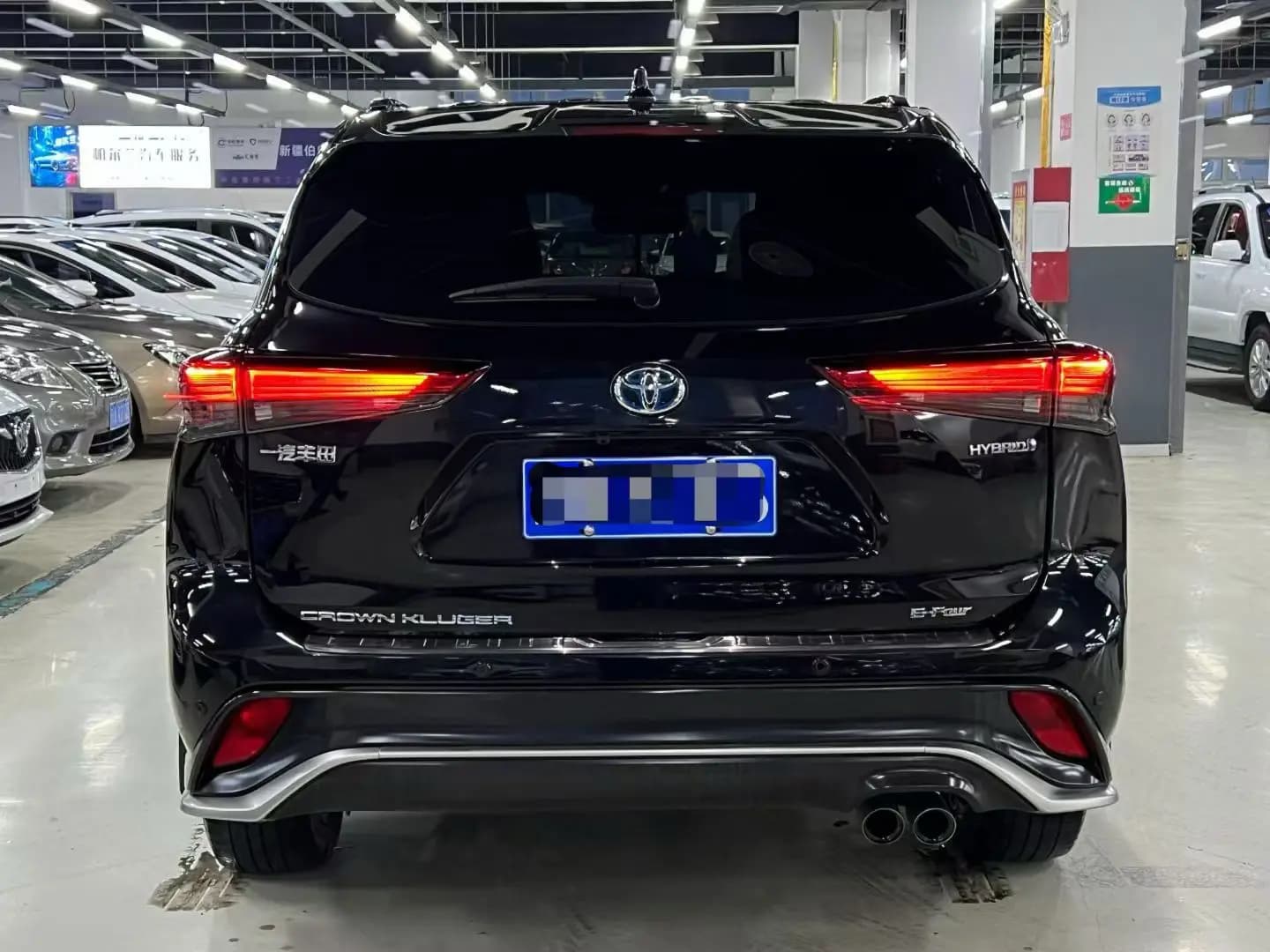 Toyota Crown Kluger 2022 г. 120147 км. — фото 5